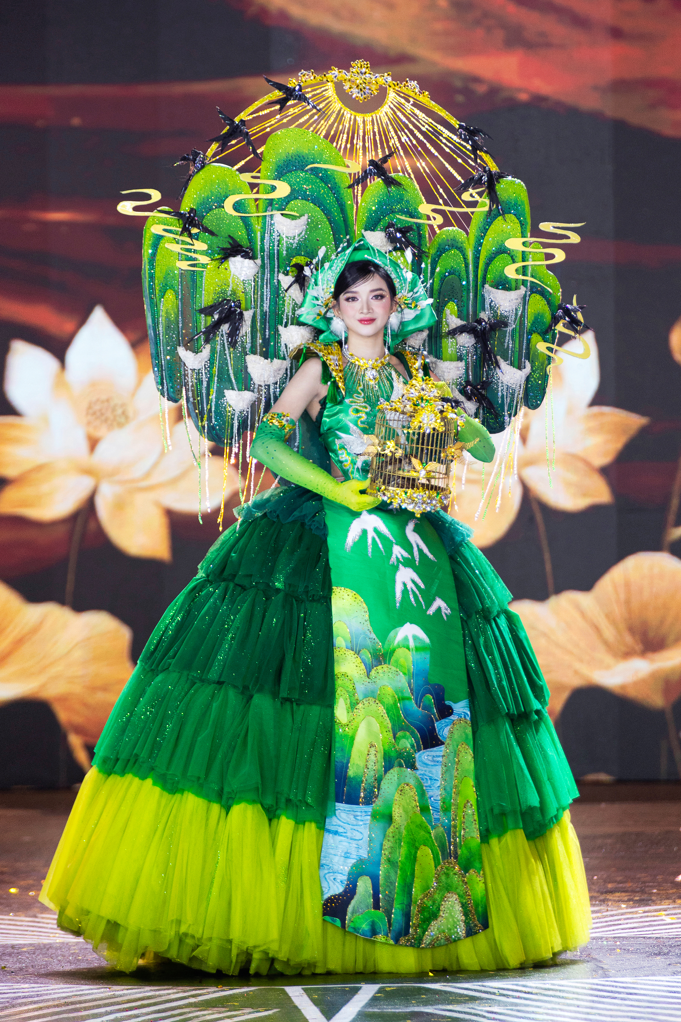 Cảnh tượng chưa từng c&oacute; ở Miss Grand VietNam

- Ảnh 8.