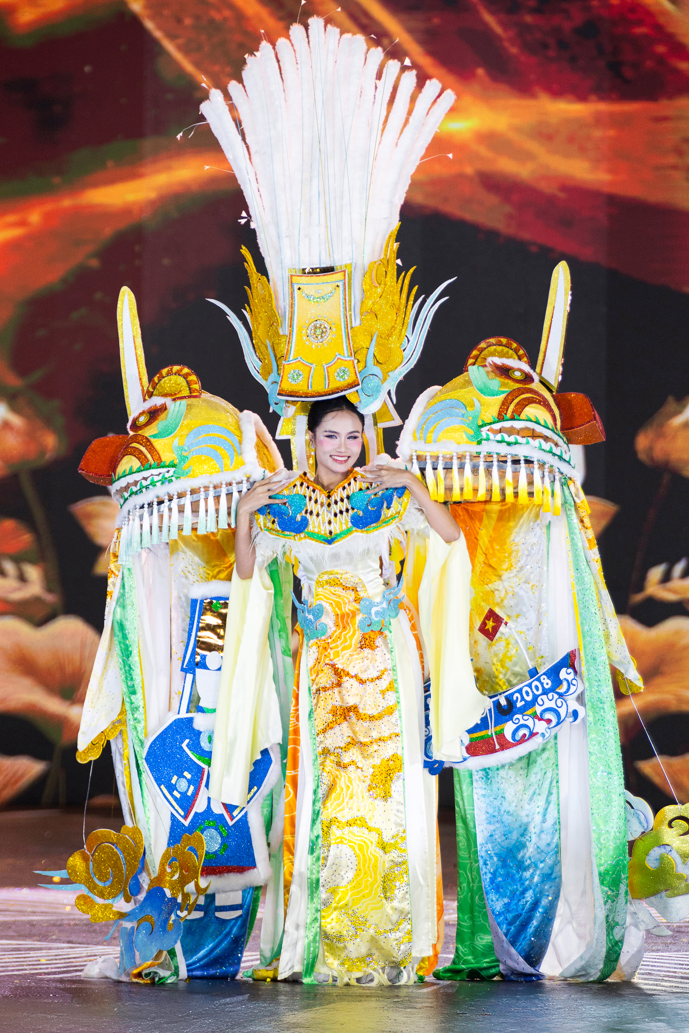 Cảnh tượng chưa từng c&oacute; ở Miss Grand VietNam

- Ảnh 9.