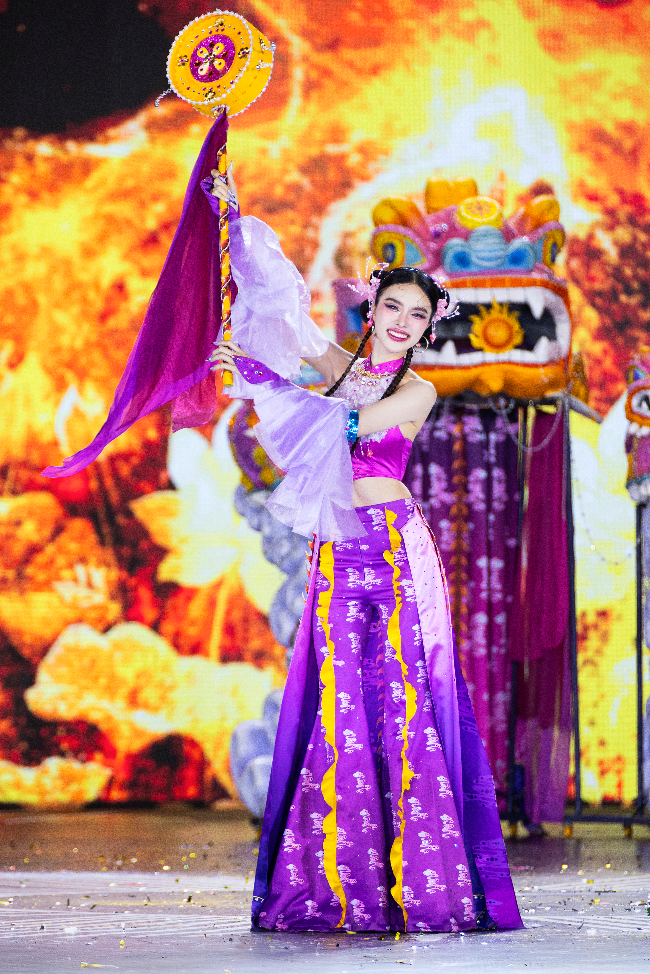 Cảnh tượng chưa từng c&oacute; ở Miss Grand VietNam

- Ảnh 5.