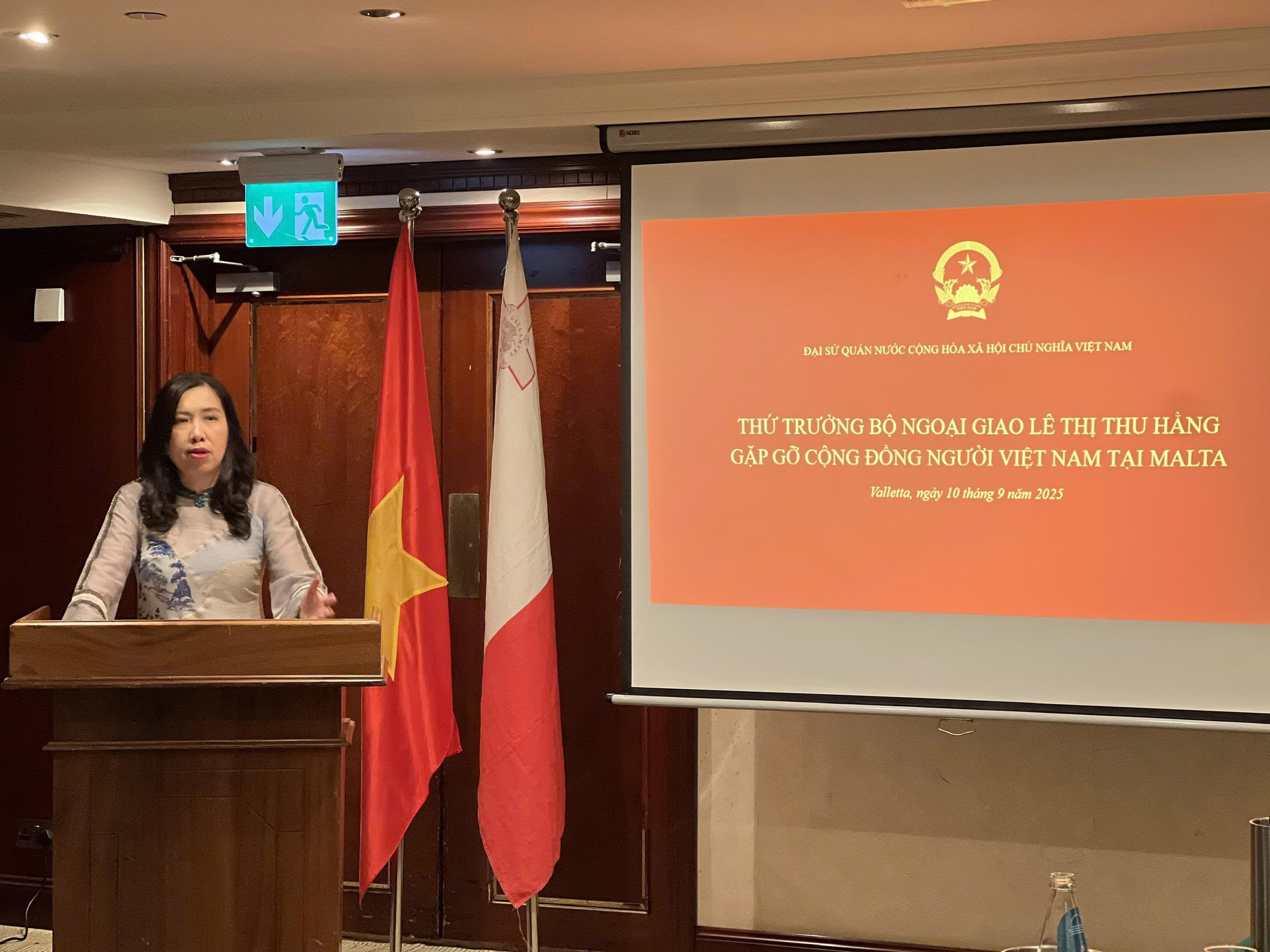 Thứ trưởng Ngọai giao L&ecirc; Thị Thu Hằng thăm cộng đồng người Việt tại Malta - Ảnh 1.