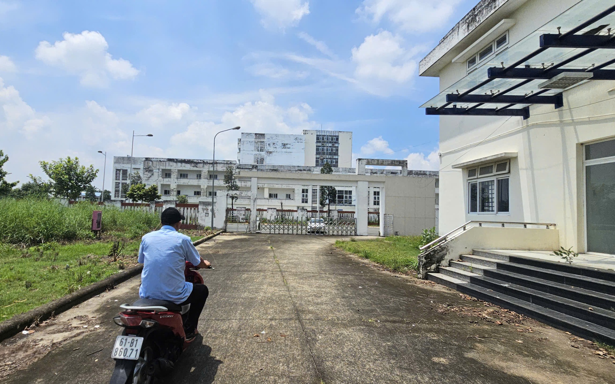 Hình ảnh Bệnh viện Tâm thần ở TP HCM bỏ hoang nhiều năm