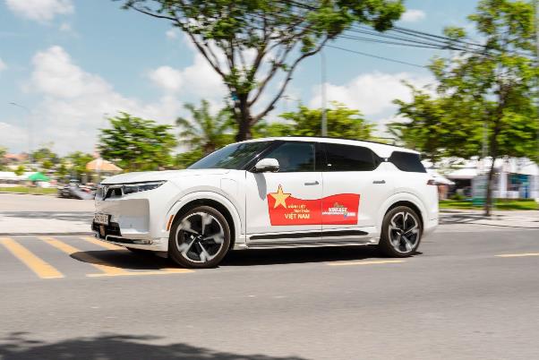 Mạnh mẽ như vận động vi&ecirc;n Olympic, lịch l&atilde;m như qu&yacute; &ocirc;ng, VF 9 chinh phục c&aacute;c kh&aacute;ch h&agrave;ng th&agrave;nh đạt- Ảnh 1.