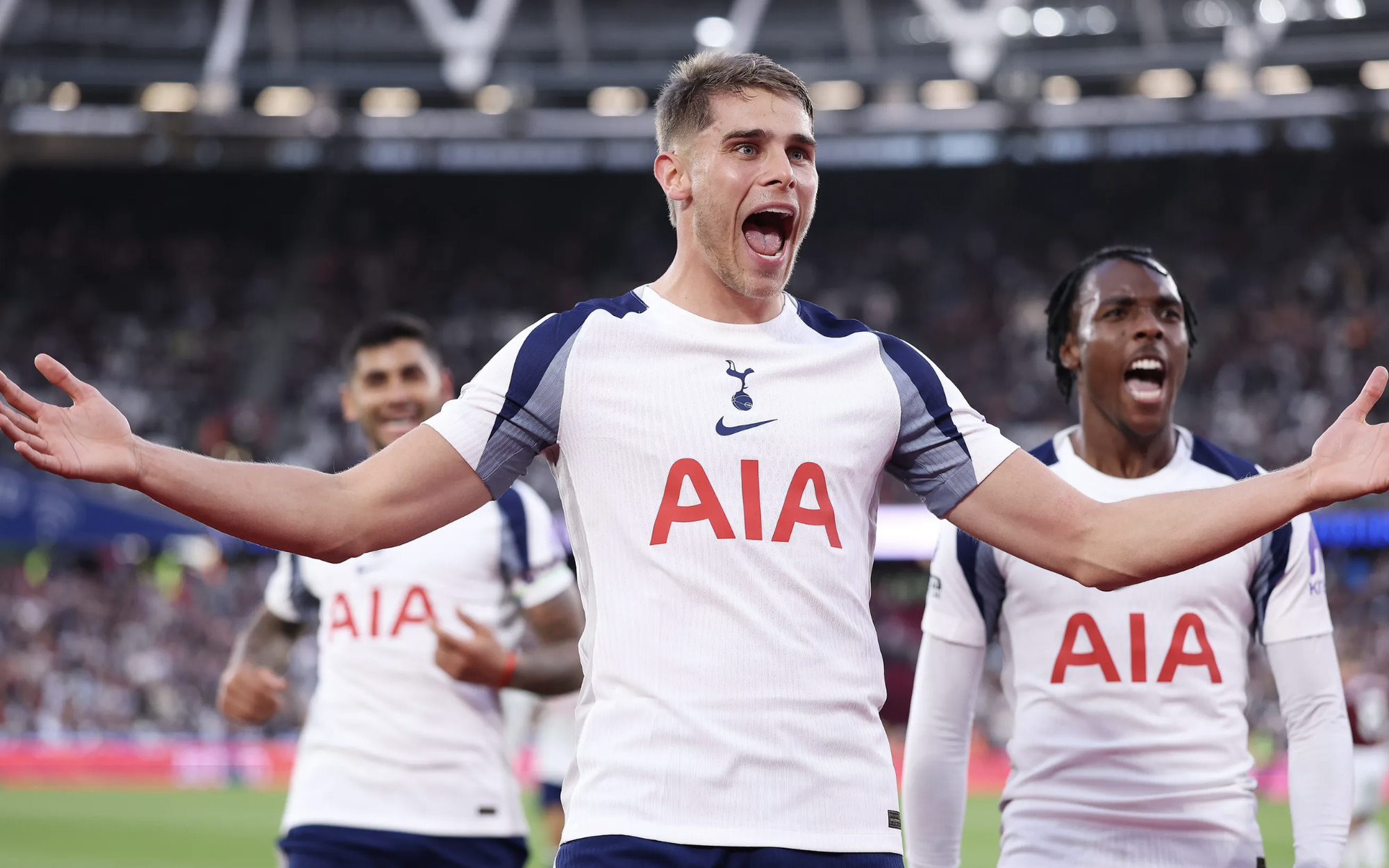 Thua ngược Aston Villa tại s&acirc;n nh&agrave;, Tottenham lỗi hẹn ng&ocirc;i nh&igrave; Ngoại hạng - Ảnh 4.