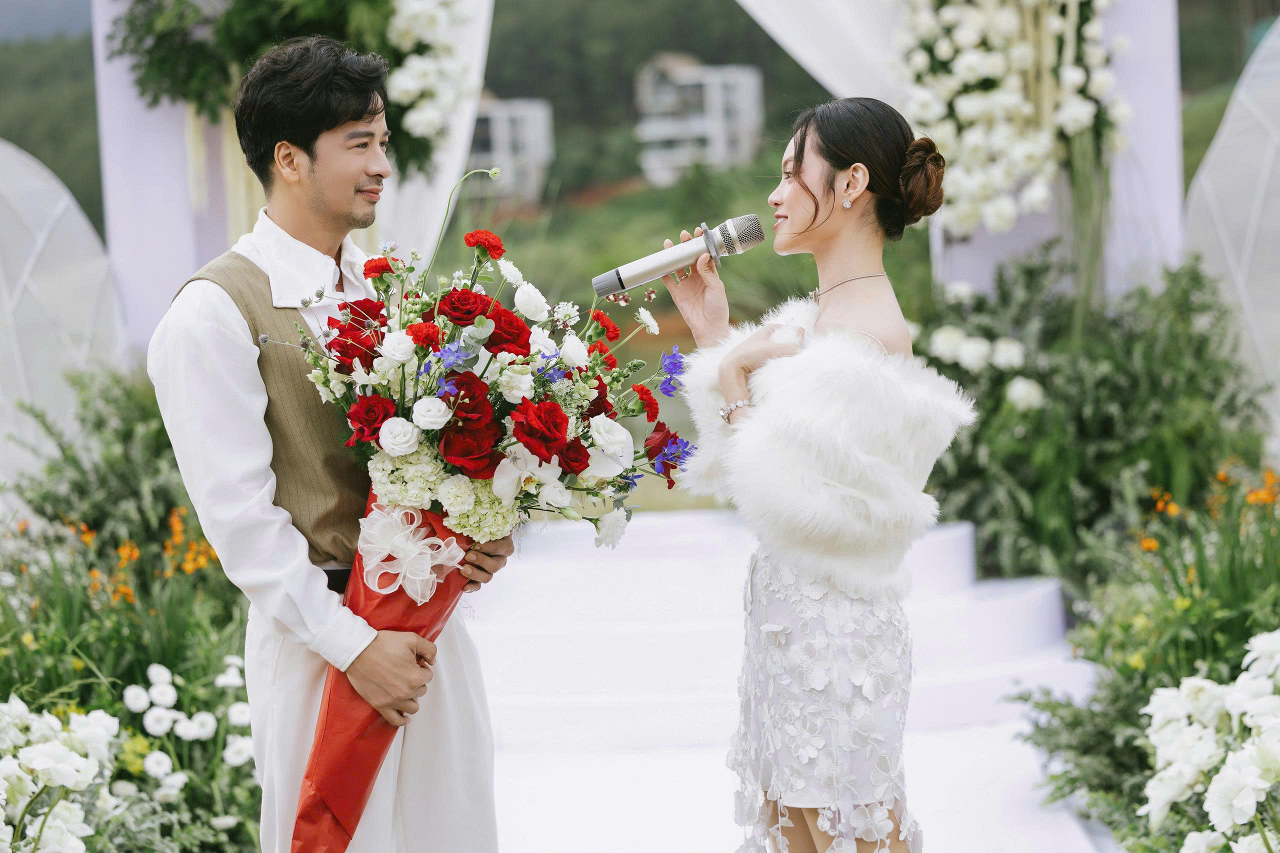 Diễn viên Đoàn Minh Tài lãng mạn cầu hôn bạn gái bác sĩ tại Đà Lạt- Ảnh 2.