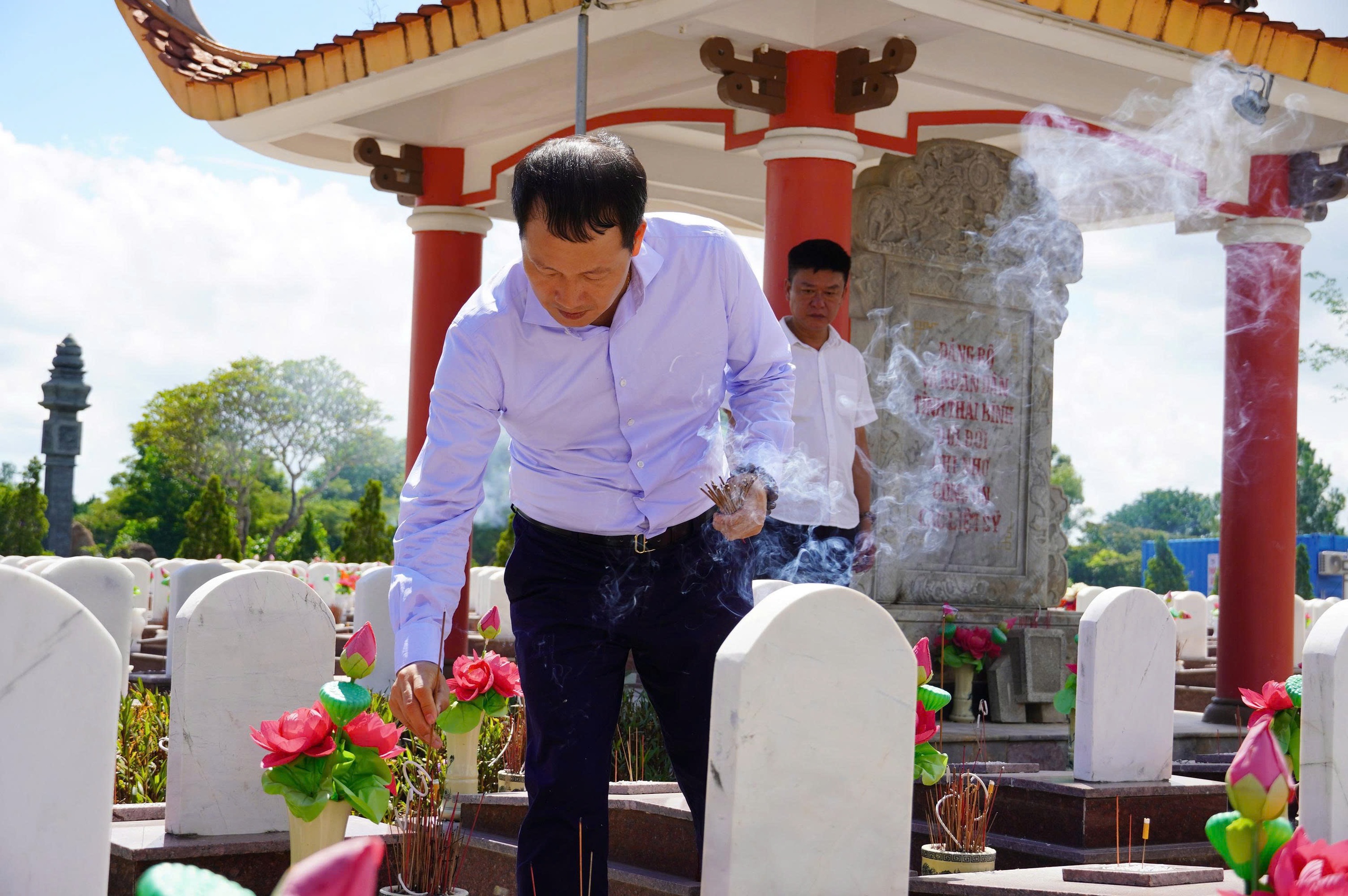Bí thư Tỉnh ủy Đồng Nai Vũ Hồng Văn viếng thăm Thành Cổ Quảng Trị- Ảnh 8.