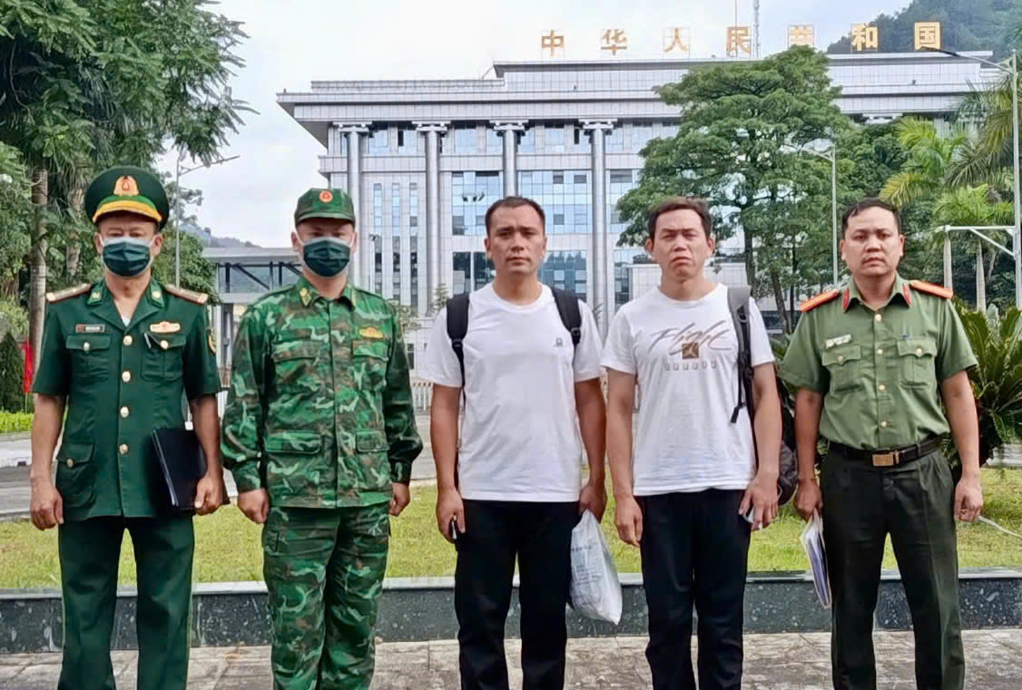 Hai người Trung Quốc bỏ trốn vì sợ "bị lừa sang Campuchia"- Ảnh 1.