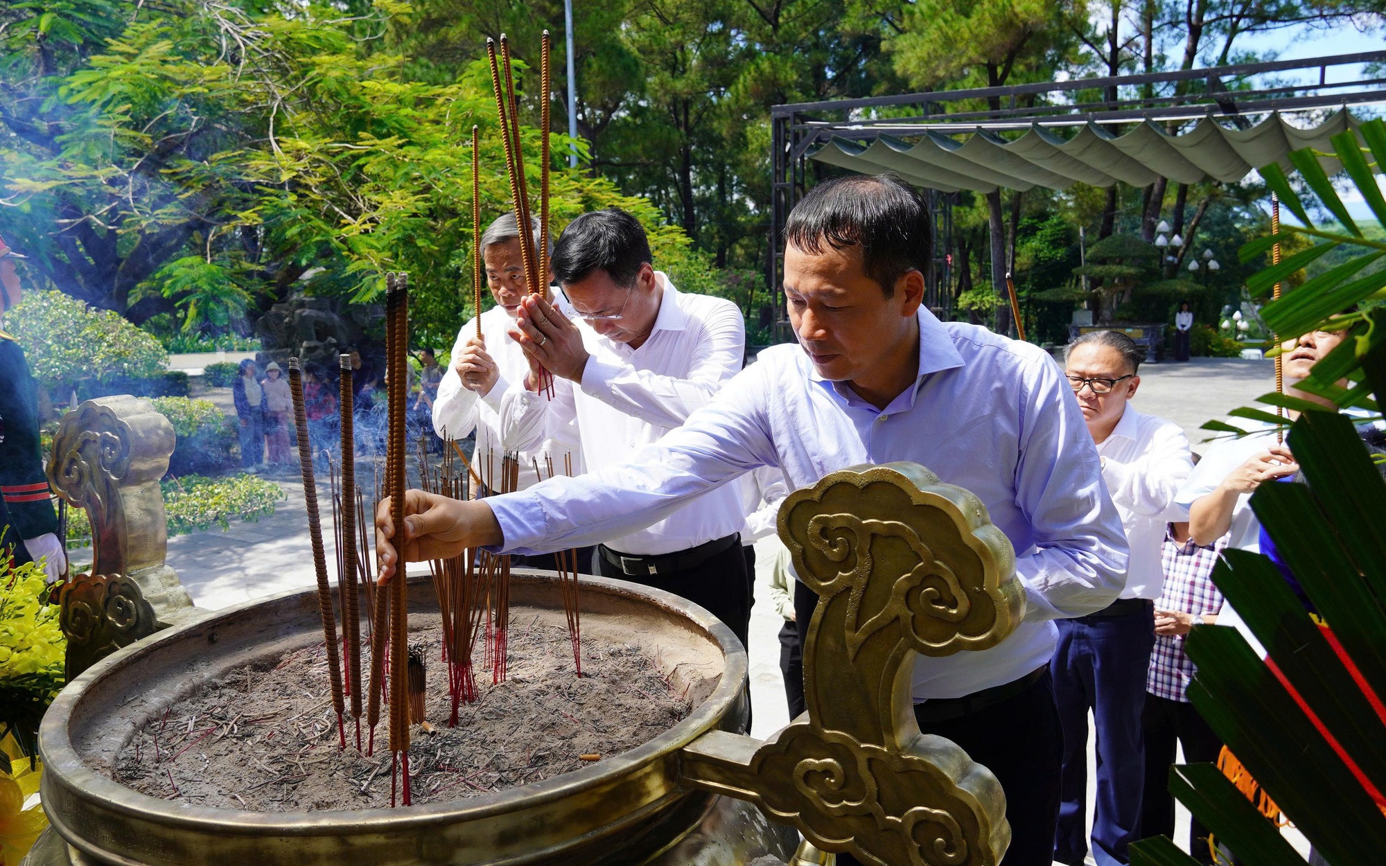 Bí thư Tỉnh ủy Đồng Nai Vũ Hồng Văn viếng thăm Thành Cổ Quảng Trị