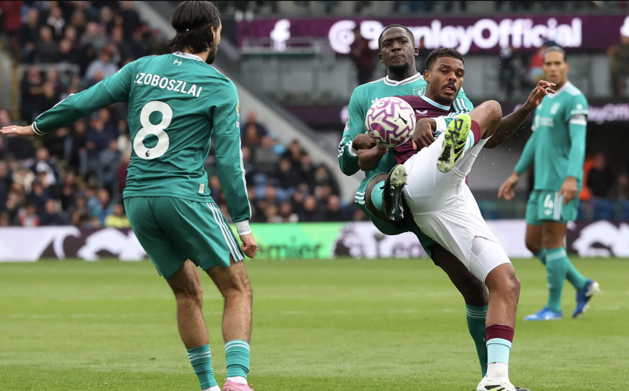 5 ph&uacute;t cuối nghiệt ng&atilde;, Burnley trắng tay s&acirc;n nh&agrave; trước Liverpool - Ảnh 1.