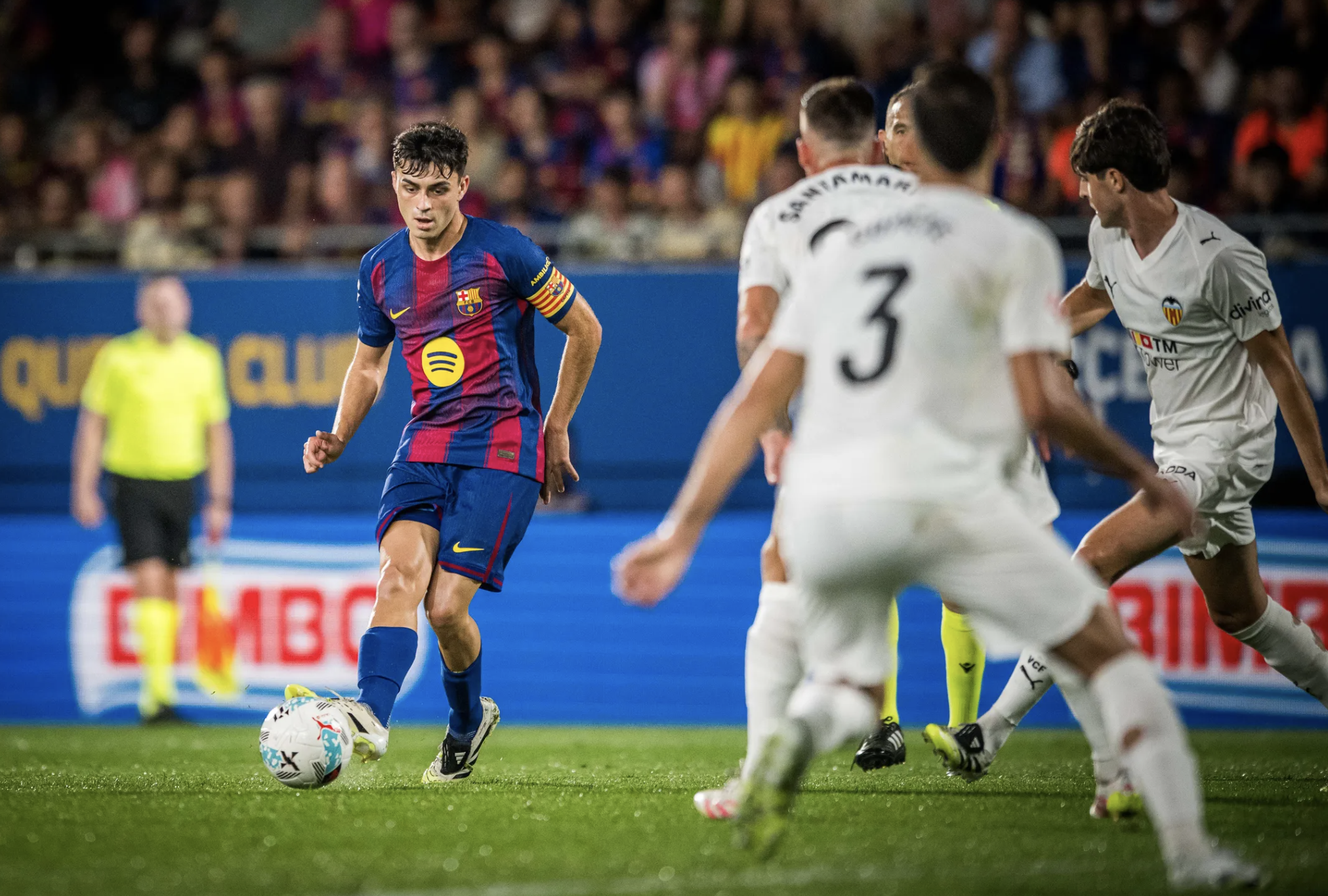 Barcelona "hủy diệt" Valencia 6 b&agrave;n, &aacute;p s&aacute;t ng&ocirc;i đầu La Liga- Ảnh 1.