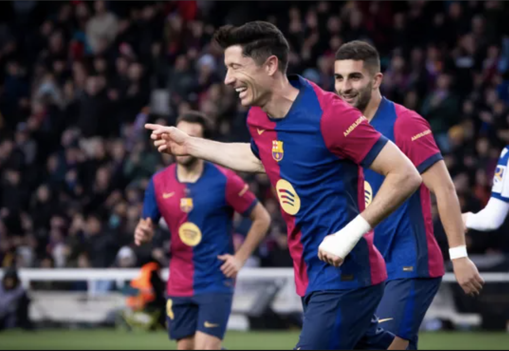 Barcelona "hủy diệt" Valencia 6 b&agrave;n, &aacute;p s&aacute;t ng&ocirc;i đầu La Liga- Ảnh 5.