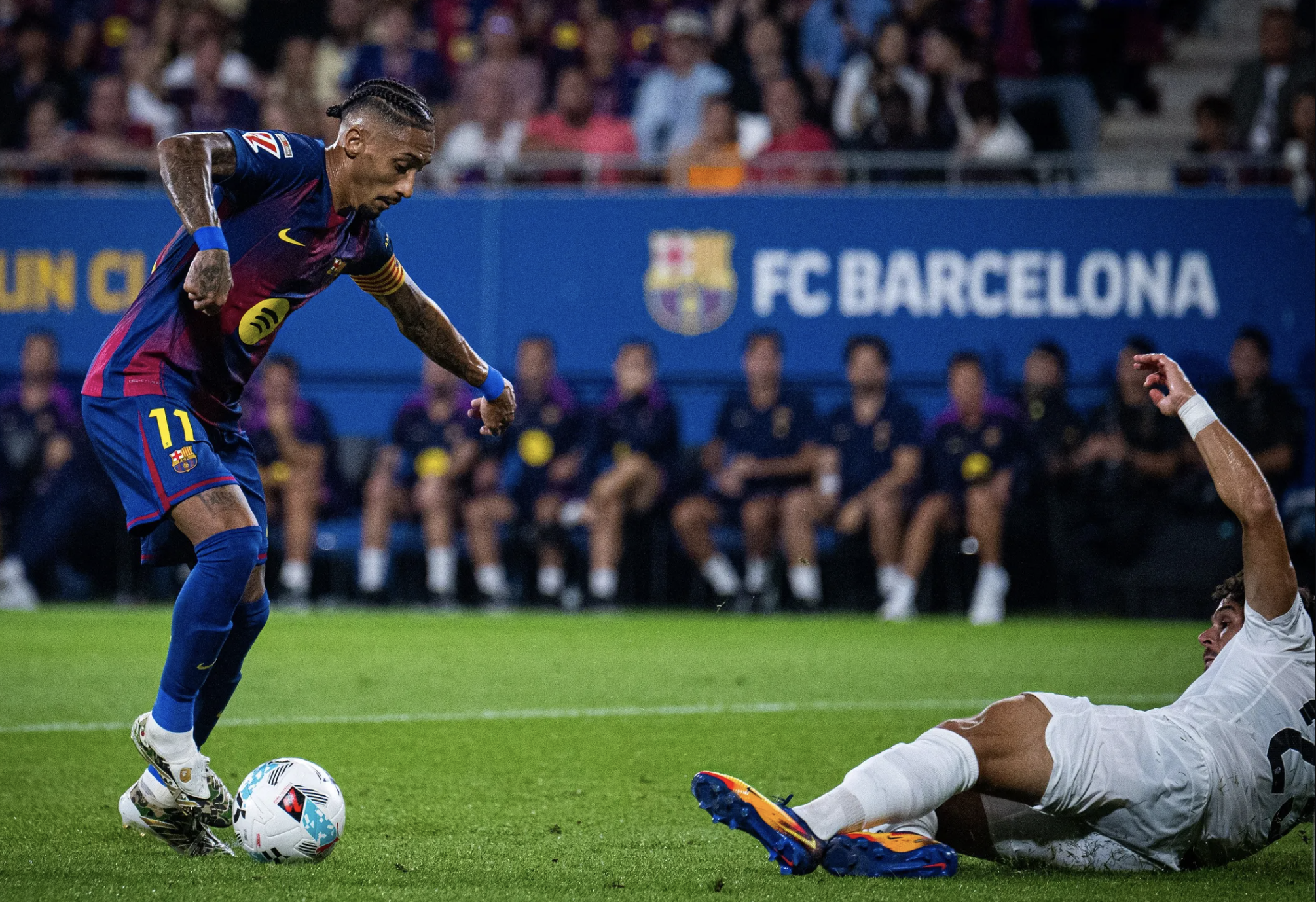 Barcelona "hủy diệt" Valencia 6 b&agrave;n, &aacute;p s&aacute;t ng&ocirc;i đầu La Liga- Ảnh 3.