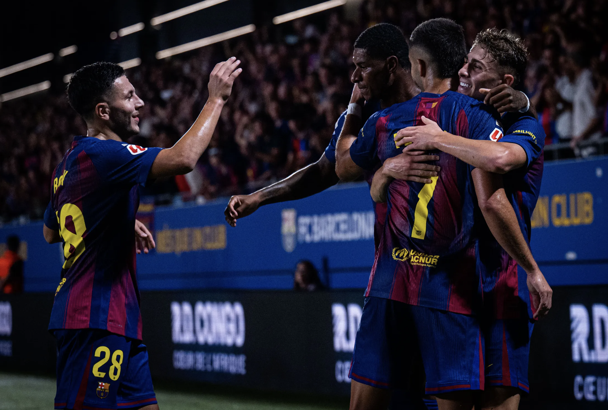 Barcelona "hủy diệt" Valencia 6 b&agrave;n, &aacute;p s&aacute;t ng&ocirc;i đầu La Liga- Ảnh 4.