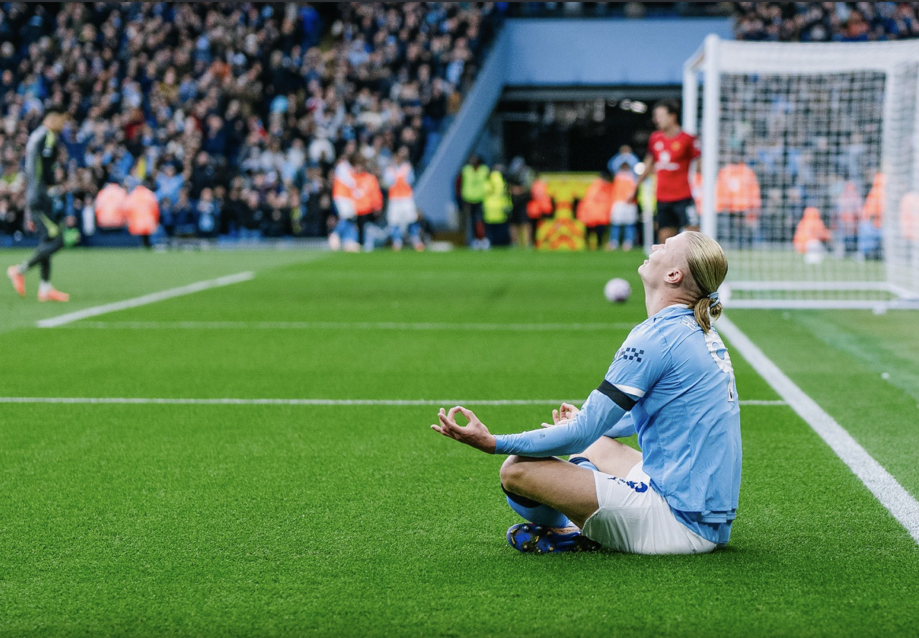 Haaland hủy diệt trận derby Manchester, Amorim kh&oacute; giữ ghế ở Man United - Ảnh 4.