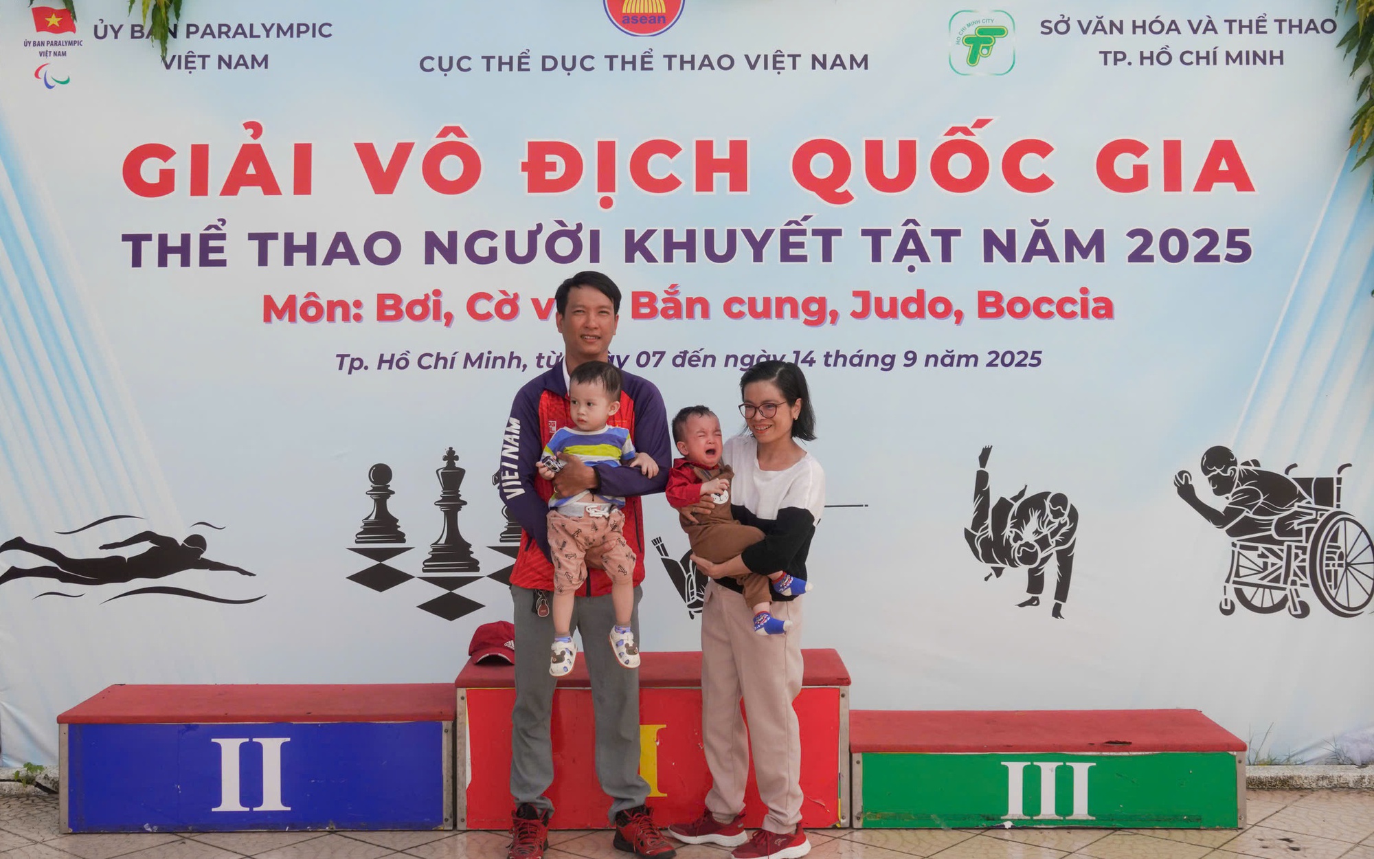 Thể thao người khuyết tật: TP HCM &aacute;p đảo - Ảnh 2.