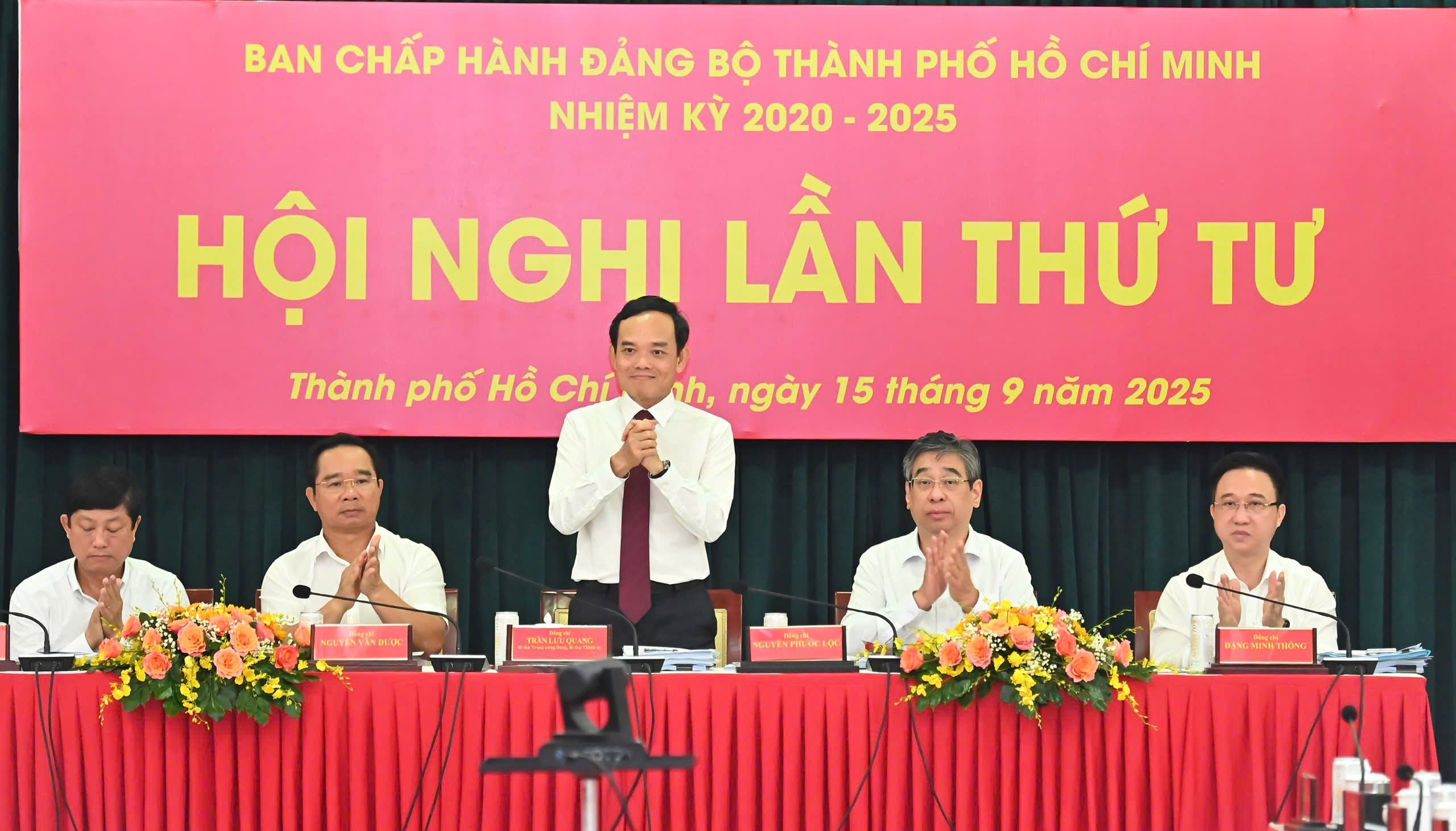 TP HCM cần 8 việc khẩn trương trong 3 tháng cuối năm 2025 để phát triển - Ảnh 1.