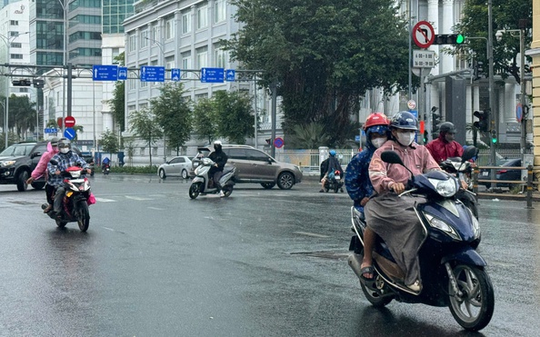 Thời tiết TP HCM hôm nay, 15-9: Oi bức và có mưa dông- Ảnh 1.