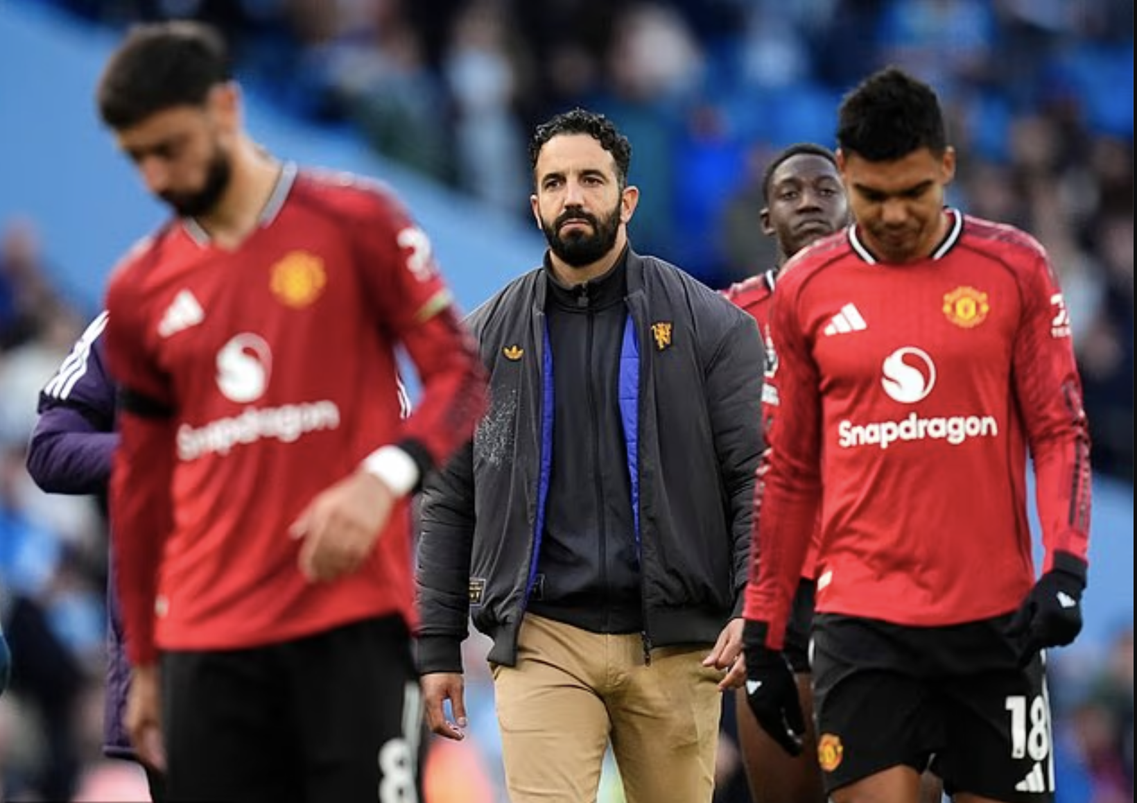 Chi ph&iacute; bồi thường qu&aacute; lớn, Man United kh&oacute; sa thải Ruben Amorim- Ảnh 1.