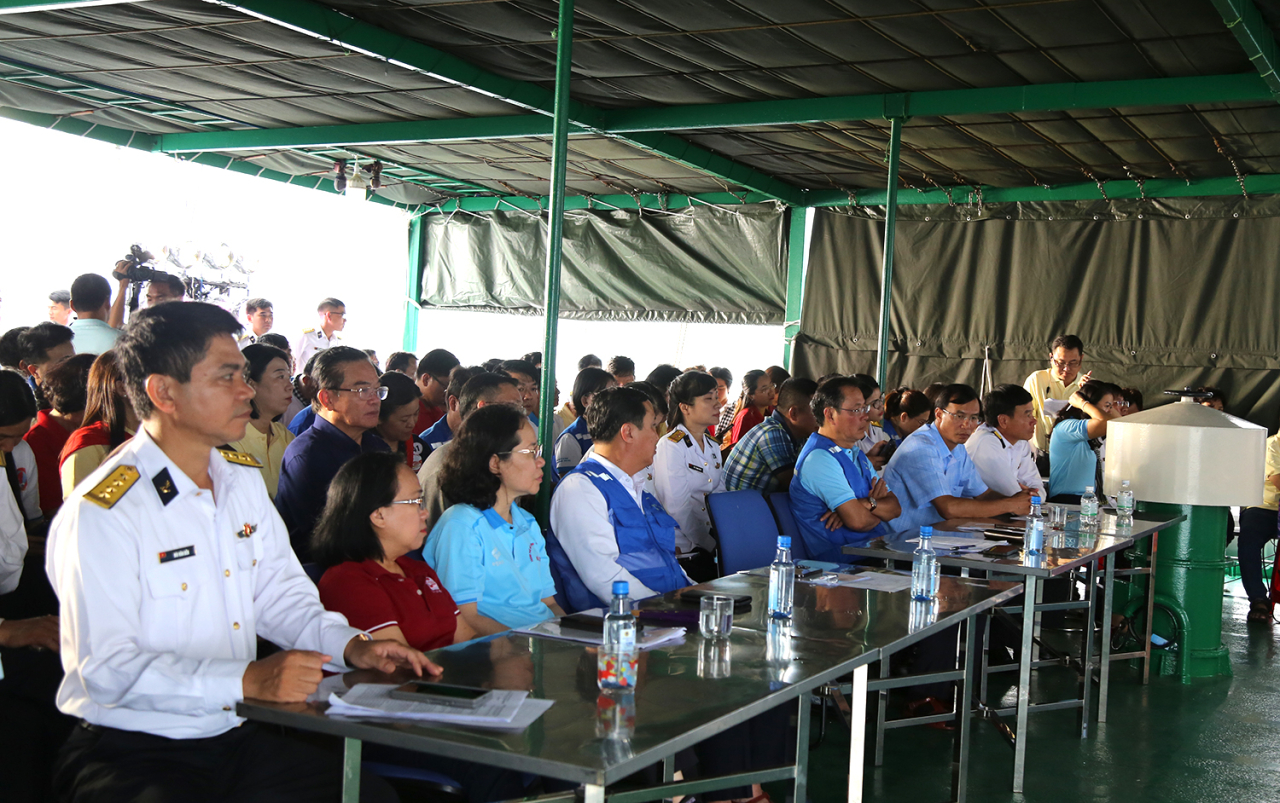 Đoàn đại biểu TP HCM hoàn thành chuyến công tác thăm quân dân các đảo Tây Nam và Nhà giàn DK1 - Ảnh 3.