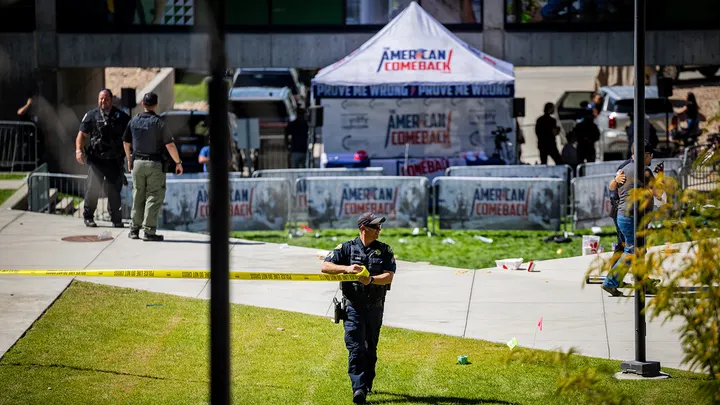 Tiết lộ mới của FBI về cuộc điều tra vụ s&aacute;t hại đồng minh Tổng thống Donald Trump - Ảnh 1.