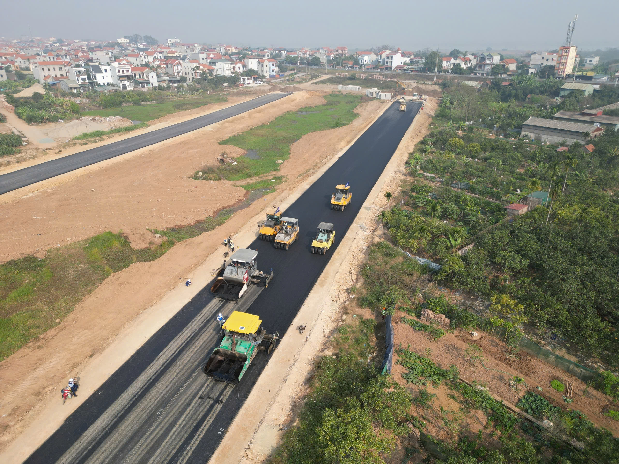 Thủ tướng biểu dương các chủ đầu tư, Ban Quản lý dự án, đơn vị tư vấn, thi công các công trình trọng điểm quốc gia- Ảnh 1.