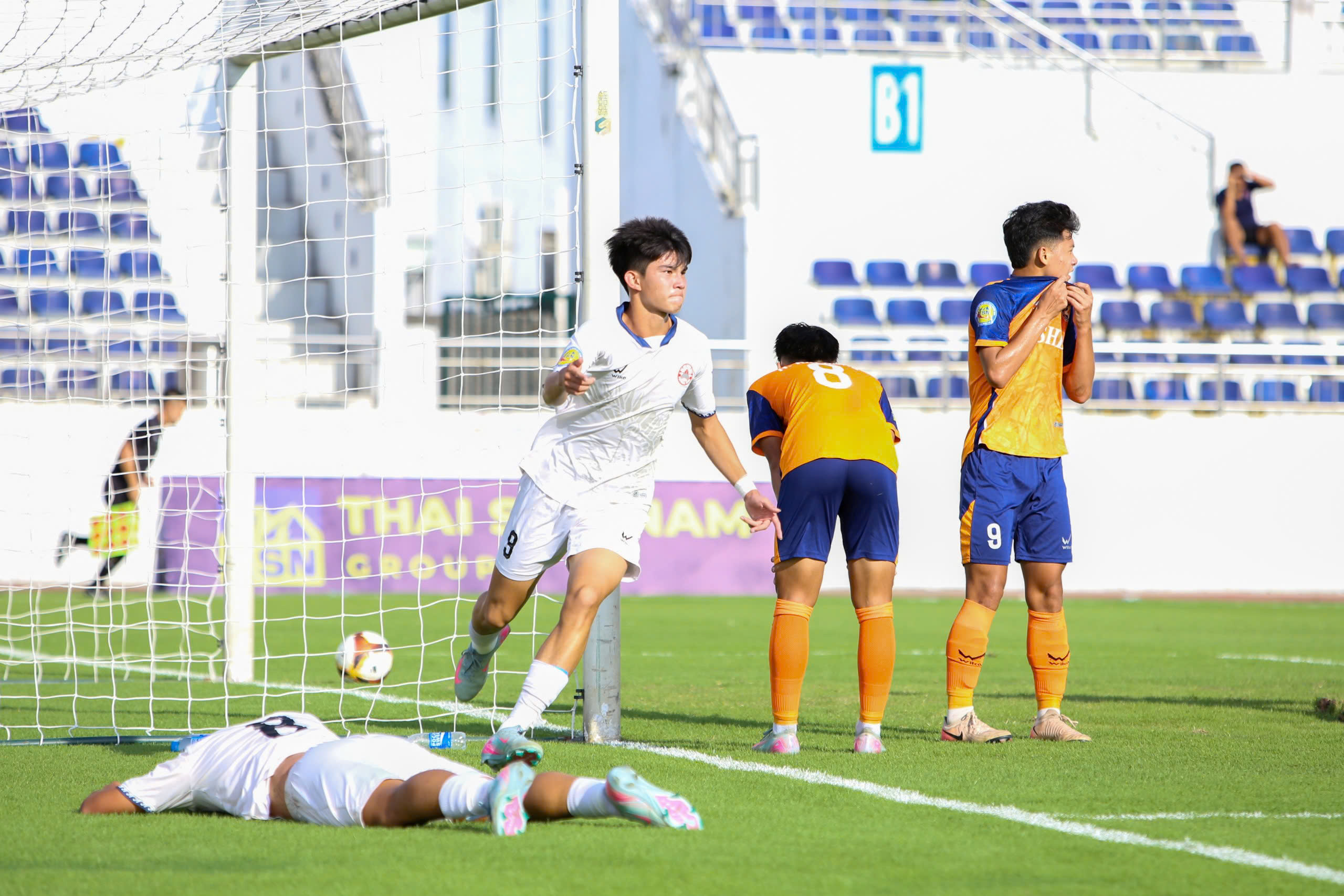 U17 VĐQG: CLB b&oacute;ng đ&aacute; TP HCM gi&agrave;nh 3 điểm trong ng&agrave;y ra qu&acirc;n - Ảnh 3.