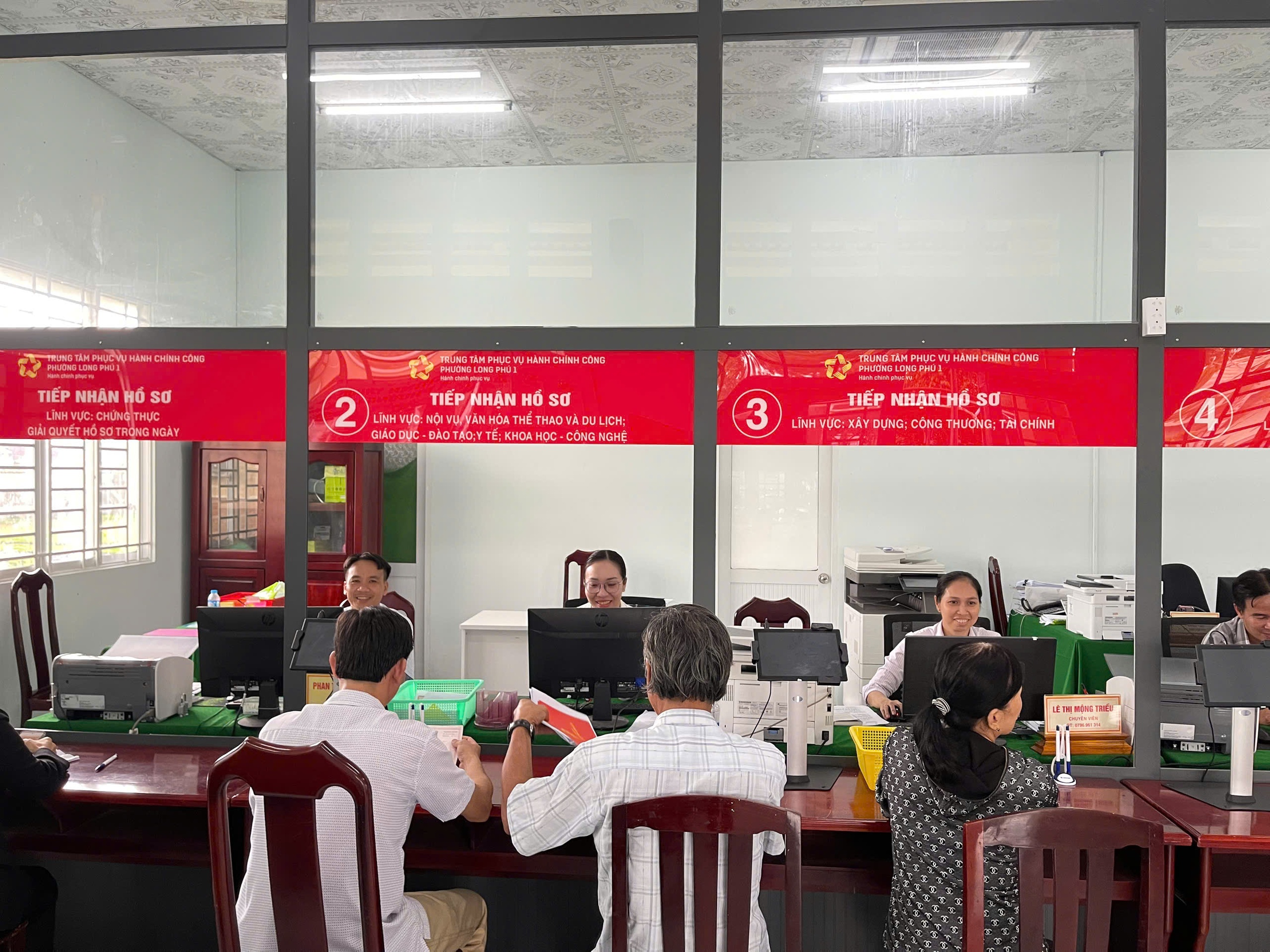 Từ ng&agrave;y 1-10, người d&acirc;n Cần Thơ sẽ trải nghiệm c&aacute;ch nộp hồ sơ mới - Ảnh 1.