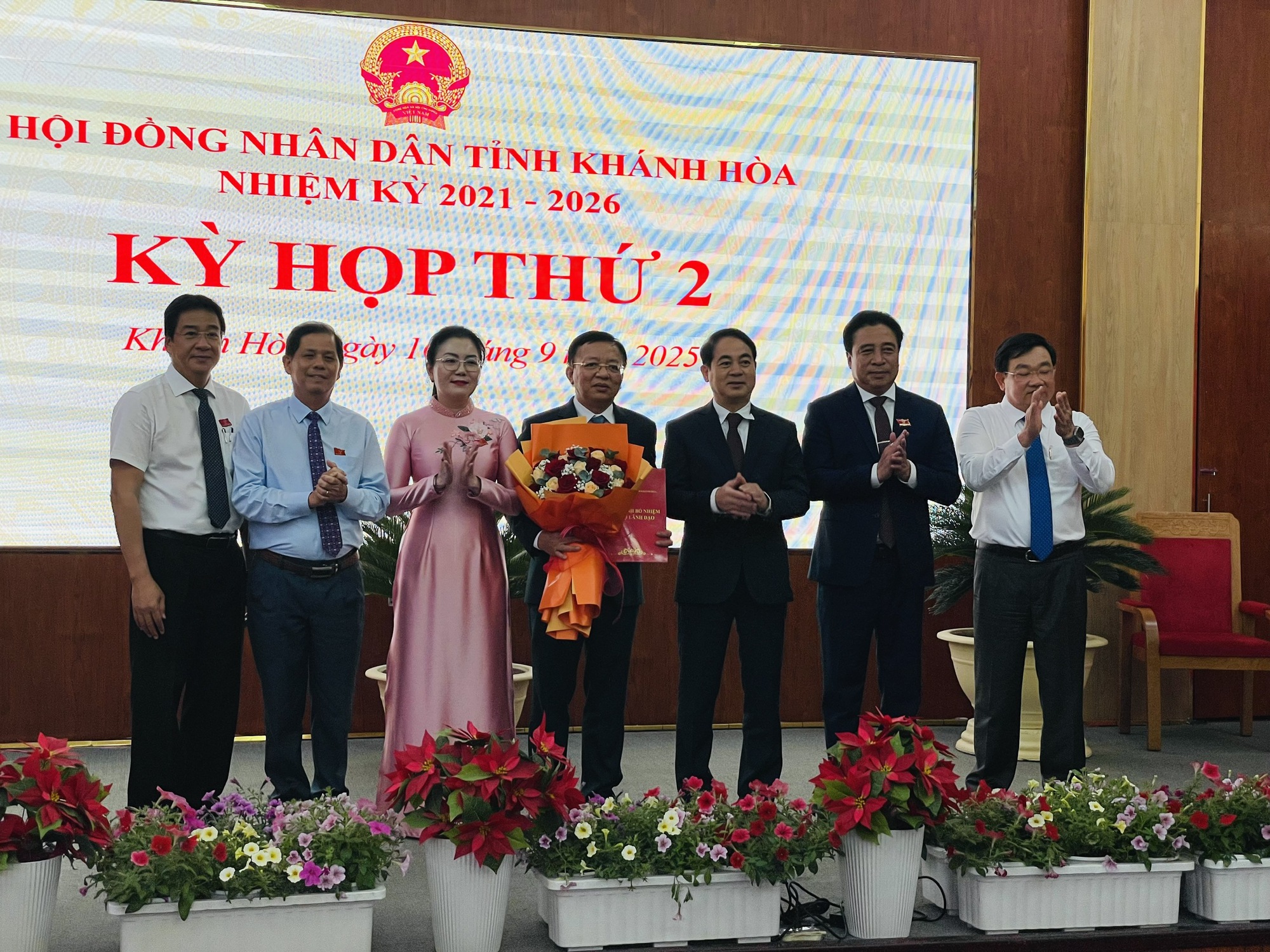 Kh&aacute;nh H&ograve;a c&oacute; t&acirc;n Chủ tịch UBND tỉnh- Ảnh 4.