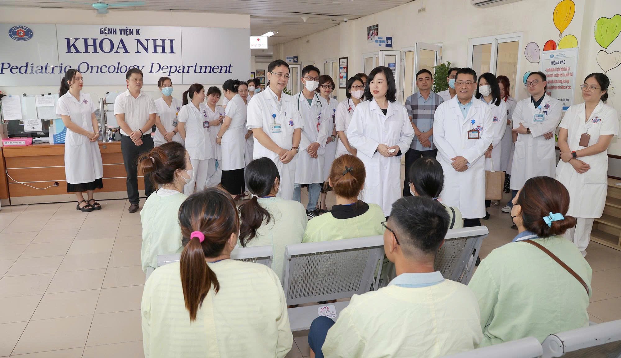 Bộ trưởng Bộ Y tế Đ&agrave;o Hồng Lan n&oacute;i về lộ tr&igrave;nh miễn viện ph&iacute;- Ảnh 2.