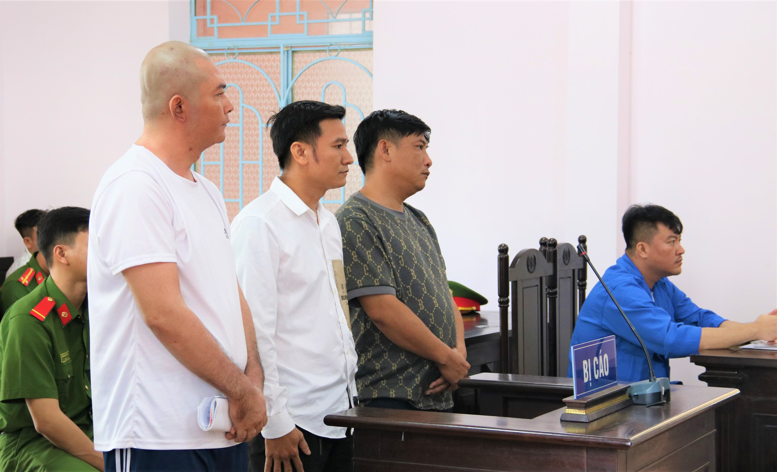 Tuy&ecirc;n &aacute;n 3 người cho kẻ lừa đảo vay tiền đứng tại C&agrave; Mau - Ảnh 1.