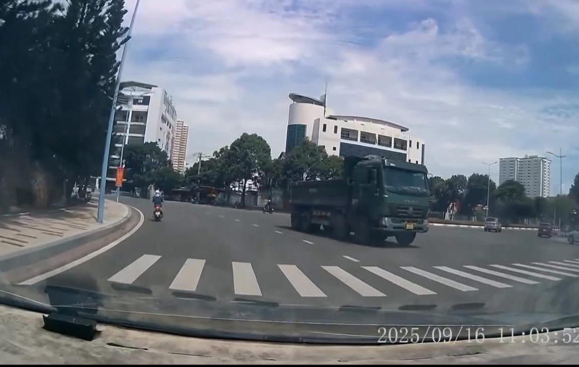 TP HCM: Xử phạt tài xế đi ngược vòng xoay vì "nghe lời chị Google" - Ảnh 1.