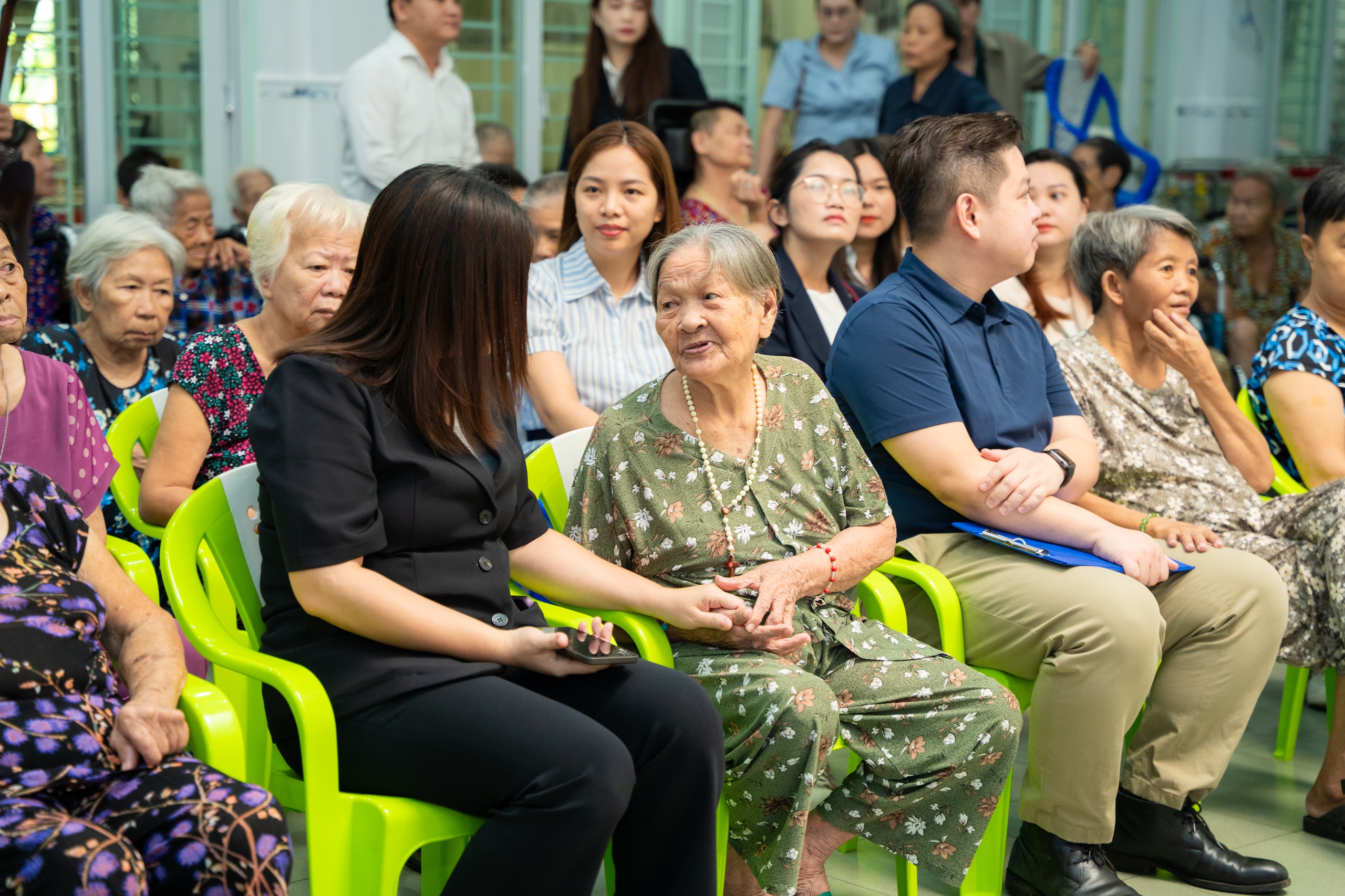 Lan tỏa yêu thương đến gần 1.000 cụ già neo đơn mùa Vu Lan- Ảnh 16.
