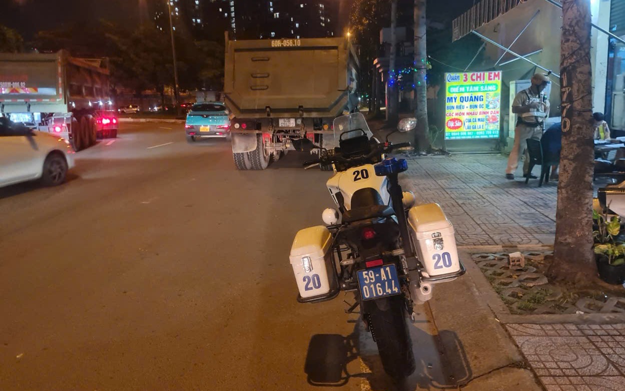 CSGT TP HCM phạt hàng loạt xe tải, xe đầu kéo vì một lỗi nghiêm trọng