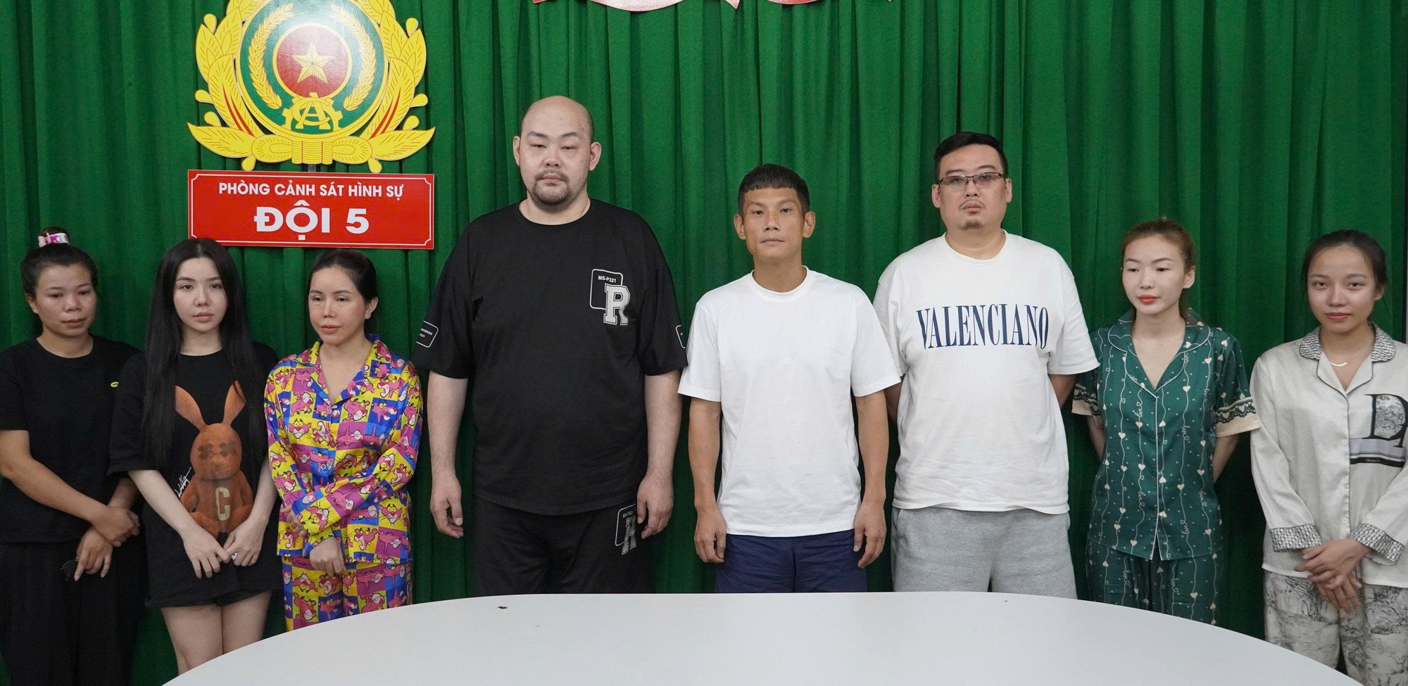 Bắt chủ nh&agrave; h&agrave;ng ở TP HCM m&ocirc;i giới mại d&acirc;m v&agrave; bu&ocirc;n b&aacute;n kh&iacute; cười - Ảnh 1.