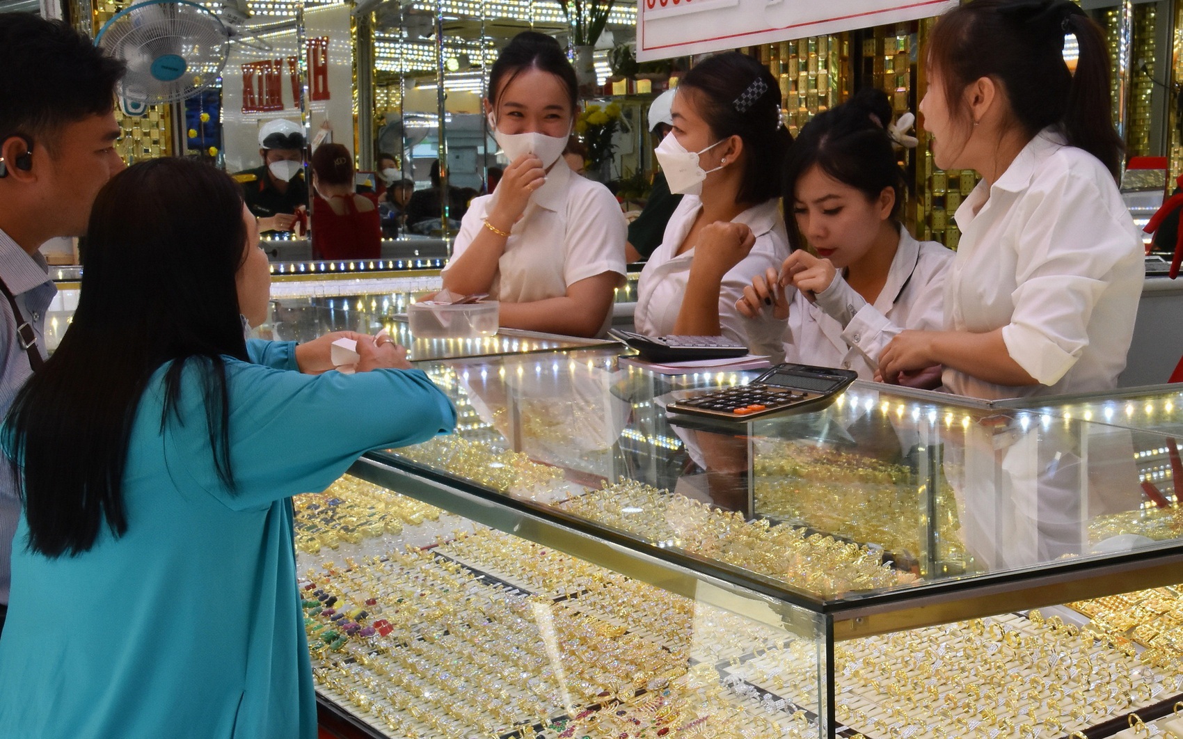 Giá vàng hôm nay, 17-9: Tiếp tục tăng khi Fed có thể giảm lãi suất