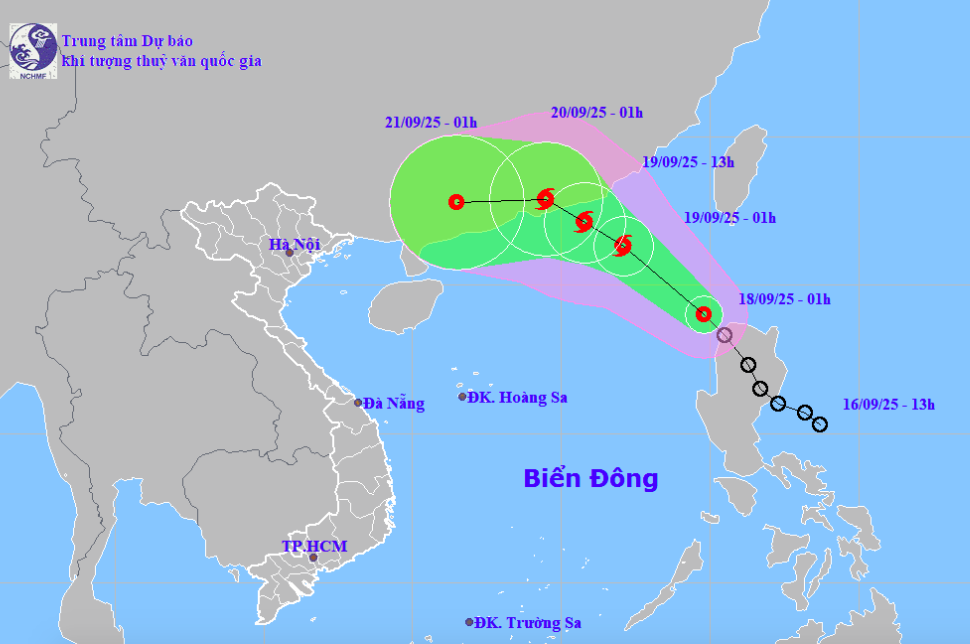 Áp thấp nhiệt đới giật cấp 9 vào Biển Đông
- Ảnh 1.