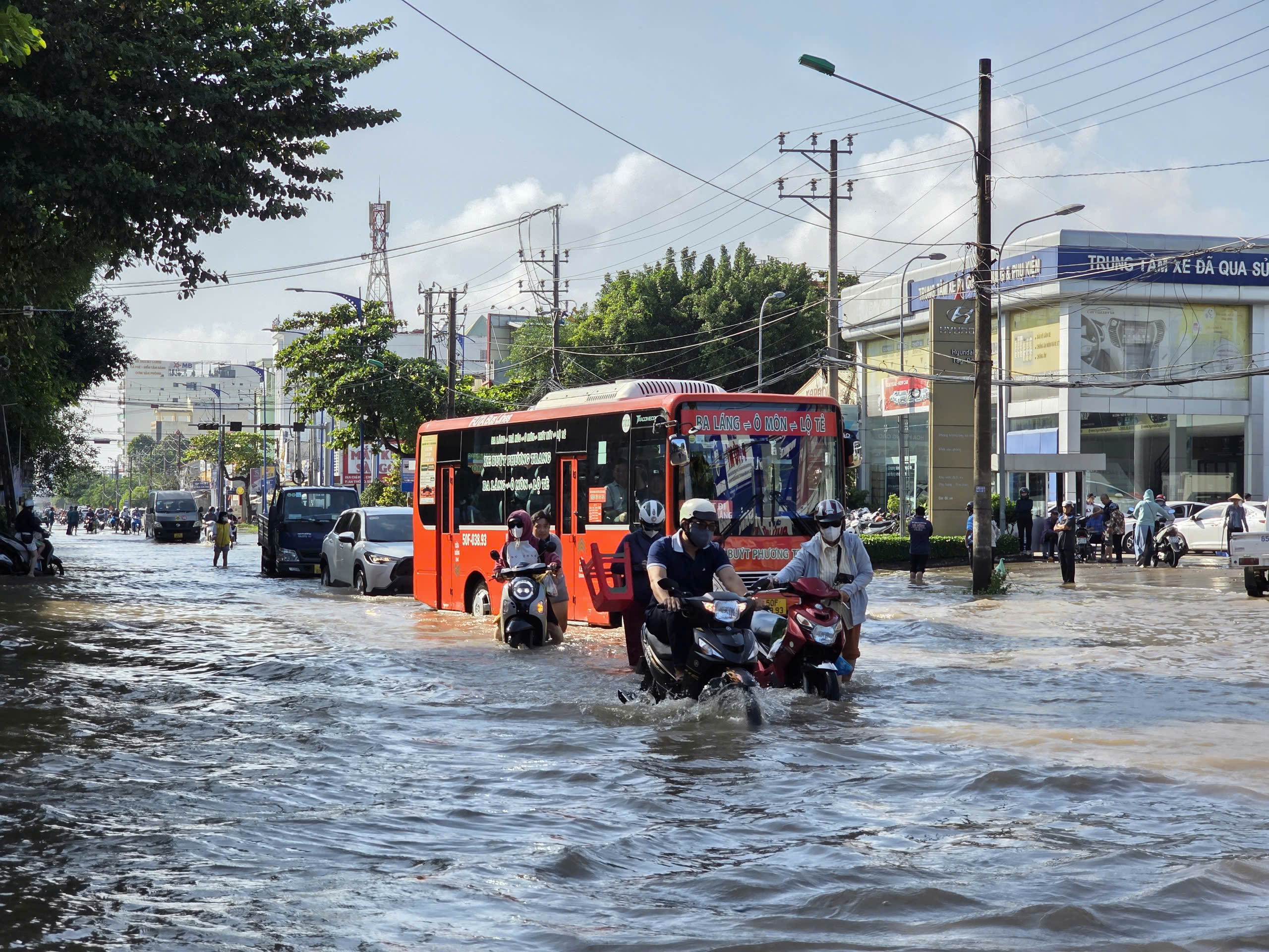 Chuyên gia cảnh báo "nóng" về nguy cơ cho ĐBSCL khi "lũ chồng lũ"- Ảnh 2.