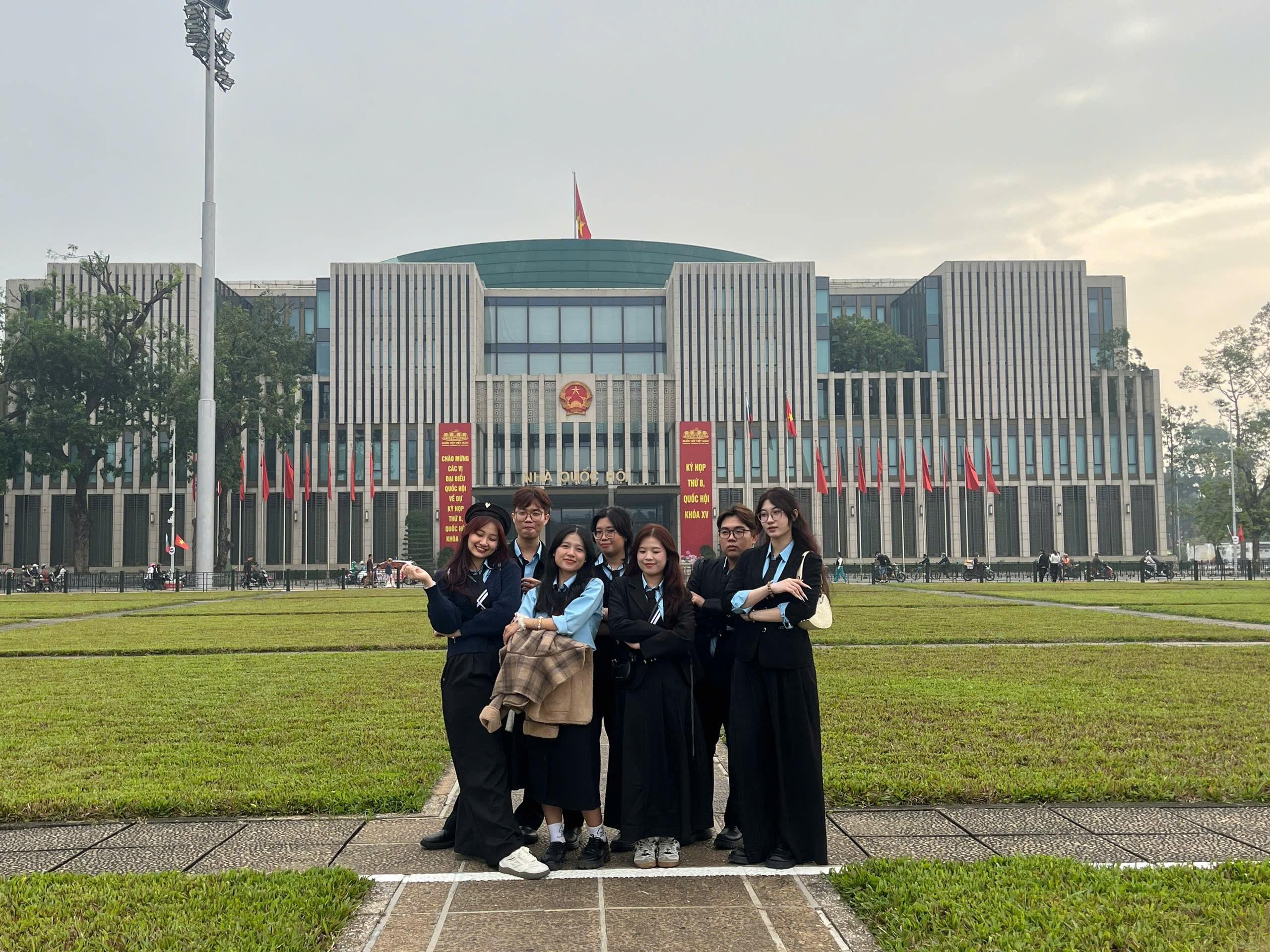 Những bài học để đời sau chuyến trải nghiệm thực tế của sinh viên- Ảnh 4.