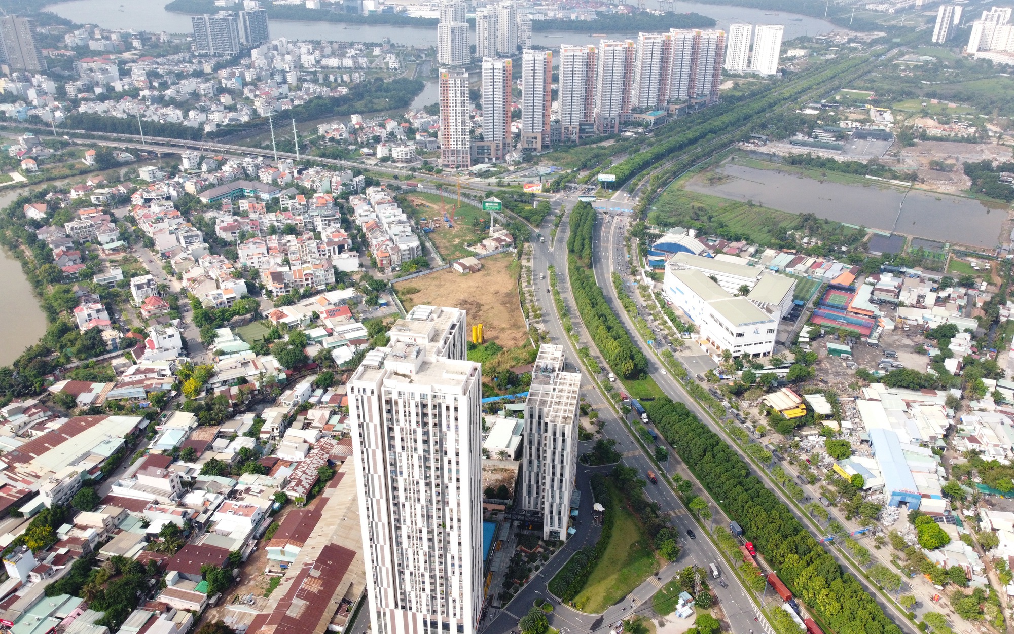 TPHCM: Tăng nguồn cung, giảm gi&aacute; nh&agrave; ở - Ảnh 2.