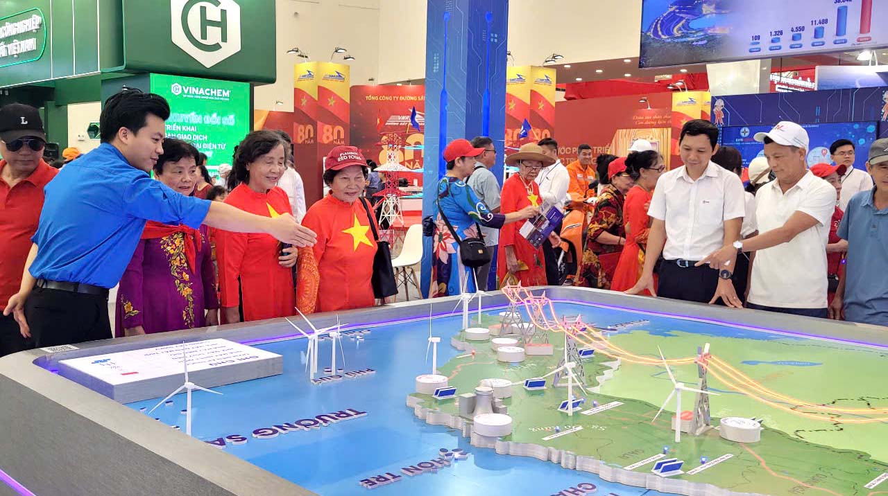 Ng&agrave;nh điện số h&oacute;a phục vụ kh&aacute;ch h&agrave;ng tốt hơn- Ảnh 1.