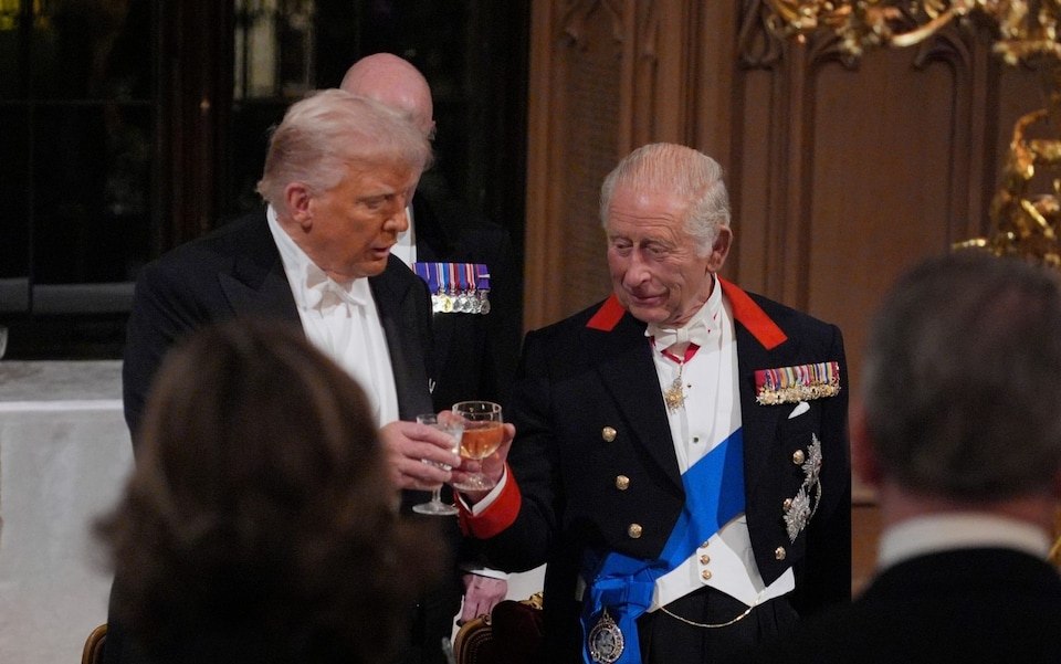 &Ocirc;ng Donald Trump khiến kh&aacute;ch mời tham dự quốc yến tại l&acirc;u đ&agrave;i Windsor bật cười- Ảnh 2.