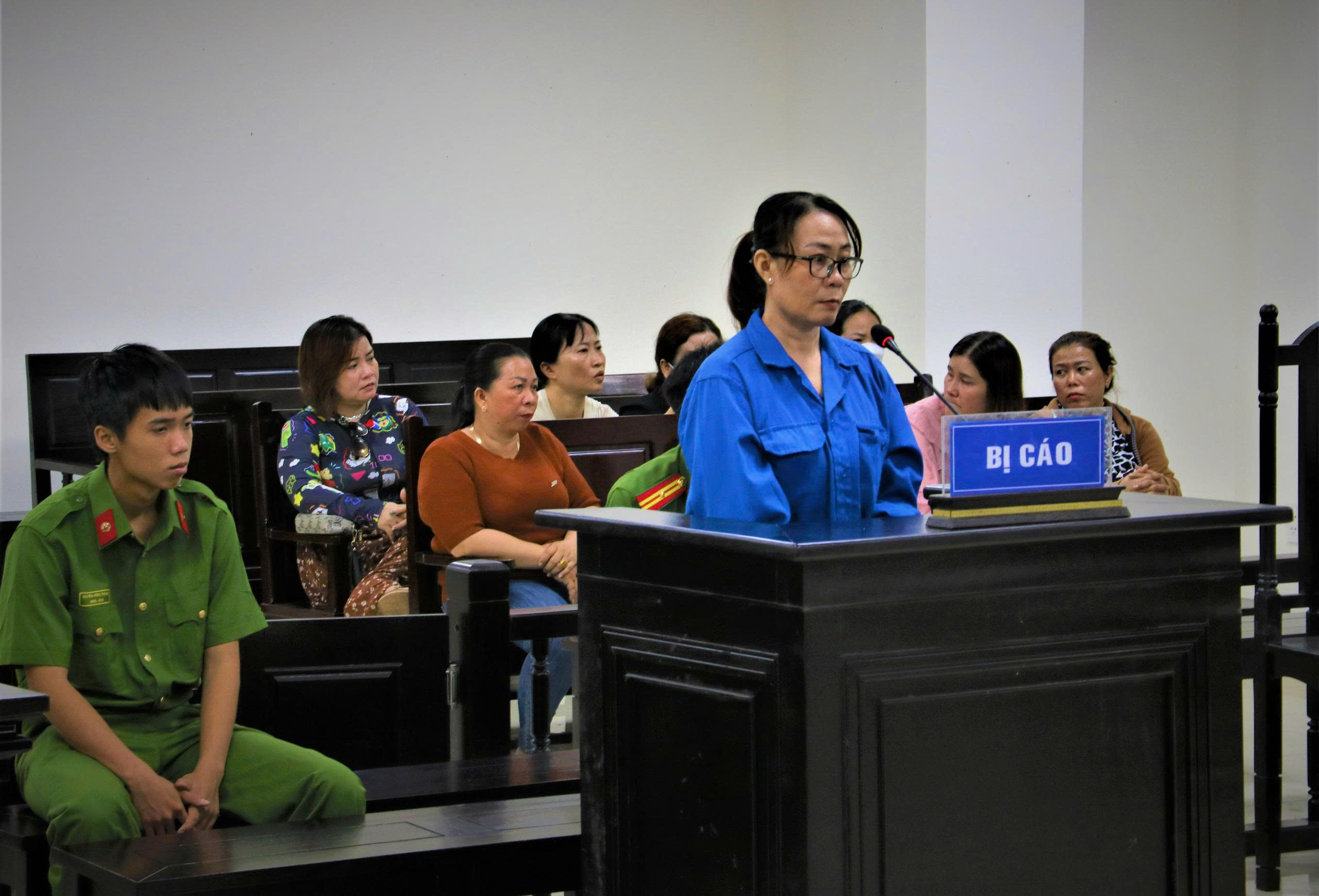 Nguyên phó ban tuyên giáo huyện lừa đảo gần 5 tỉ đồng - Ảnh 1.