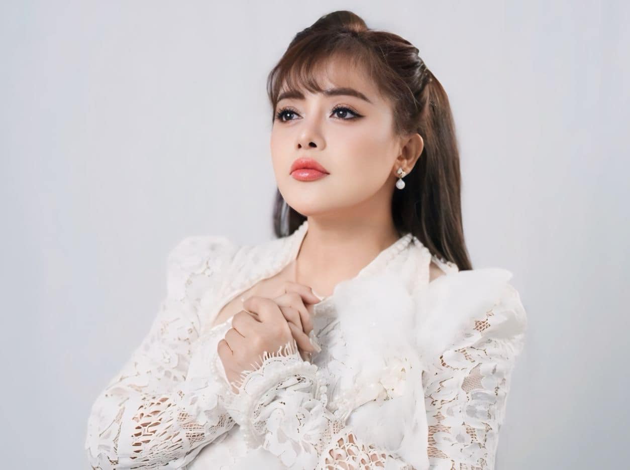 Ca sĩ Hồng Quy&ecirc;n "chơi lớn" với nhạc kịch "Mộng ph&ugrave; hoa"- Ảnh 5.