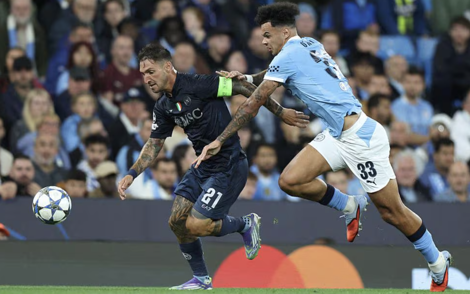 Erling Haaland chạm mốc lịch sử, Man City thắng dễ Napoli của De Bruyne
