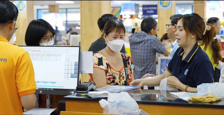 Khai trương Nhà sách và thiết bị trường học Nguyễn Tri Phương- Ảnh 8.