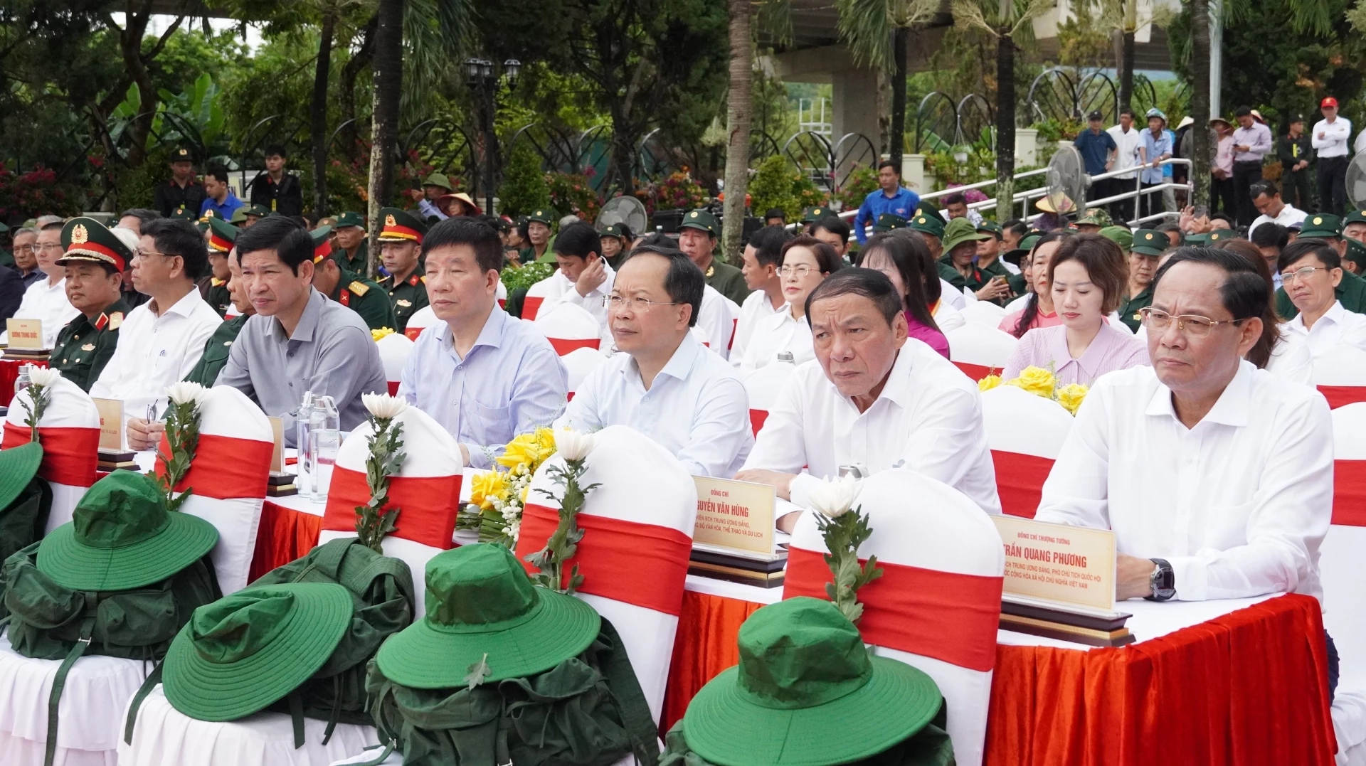 Kh&aacute;nh th&agrave;nh Khu tưởng niệm 16 thanh ni&ecirc;n xung phong tại Bến ph&agrave; Long Đại - Ảnh 2.