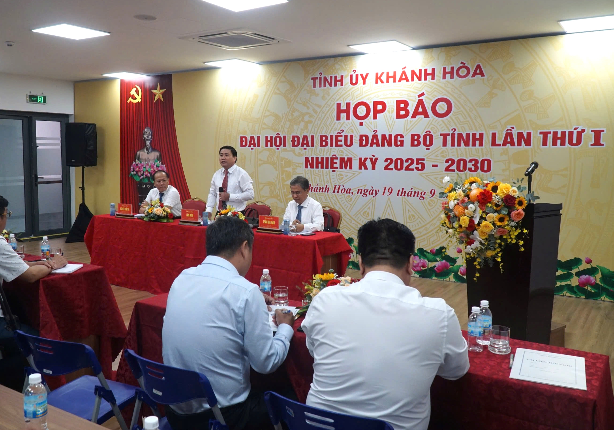 Kh&aacute;nh H&ograve;a sẽ c&oacute; 54 Tỉnh ủy vi&ecirc;n, 14 ủy vi&ecirc;n Ban Thường vụ - Ảnh 1.