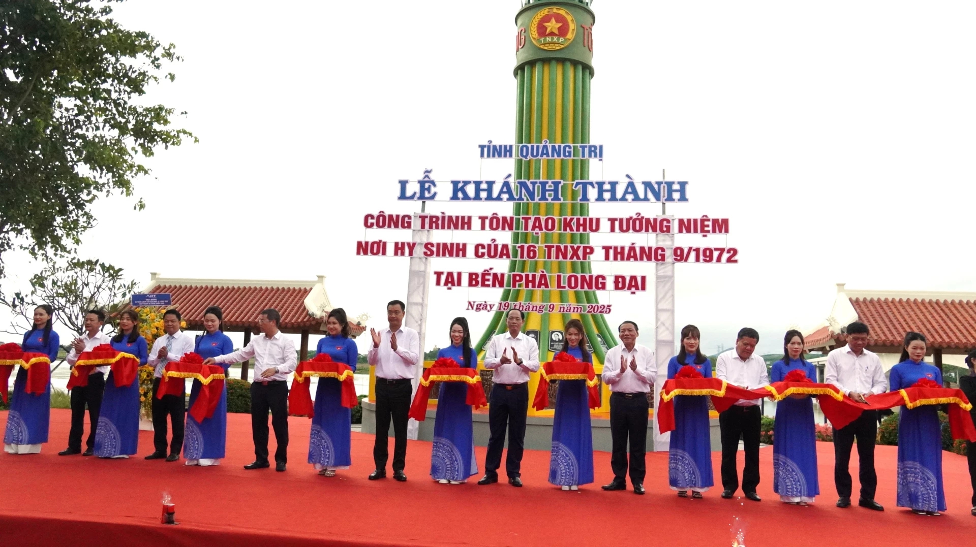 Kh&aacute;nh th&agrave;nh Khu tưởng niệm 16 thanh ni&ecirc;n xung phong tại Bến ph&agrave; Long Đại - Ảnh 1.