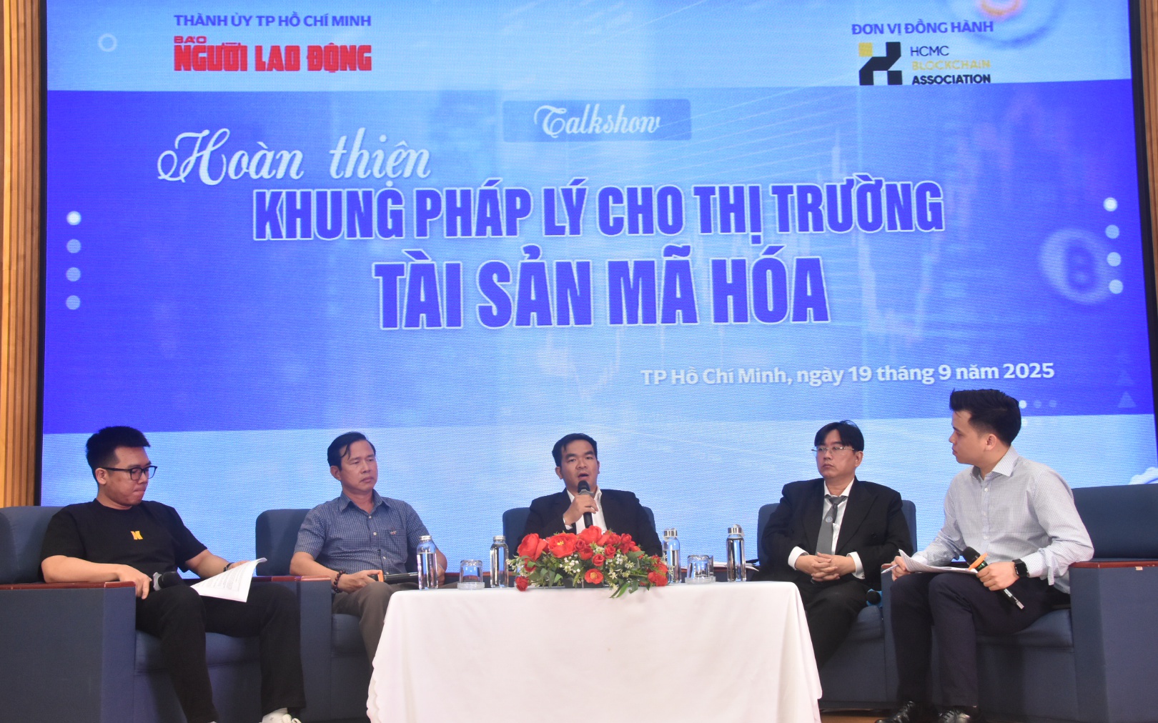 Thị trường tài sản số đang cần... hướng dẫn