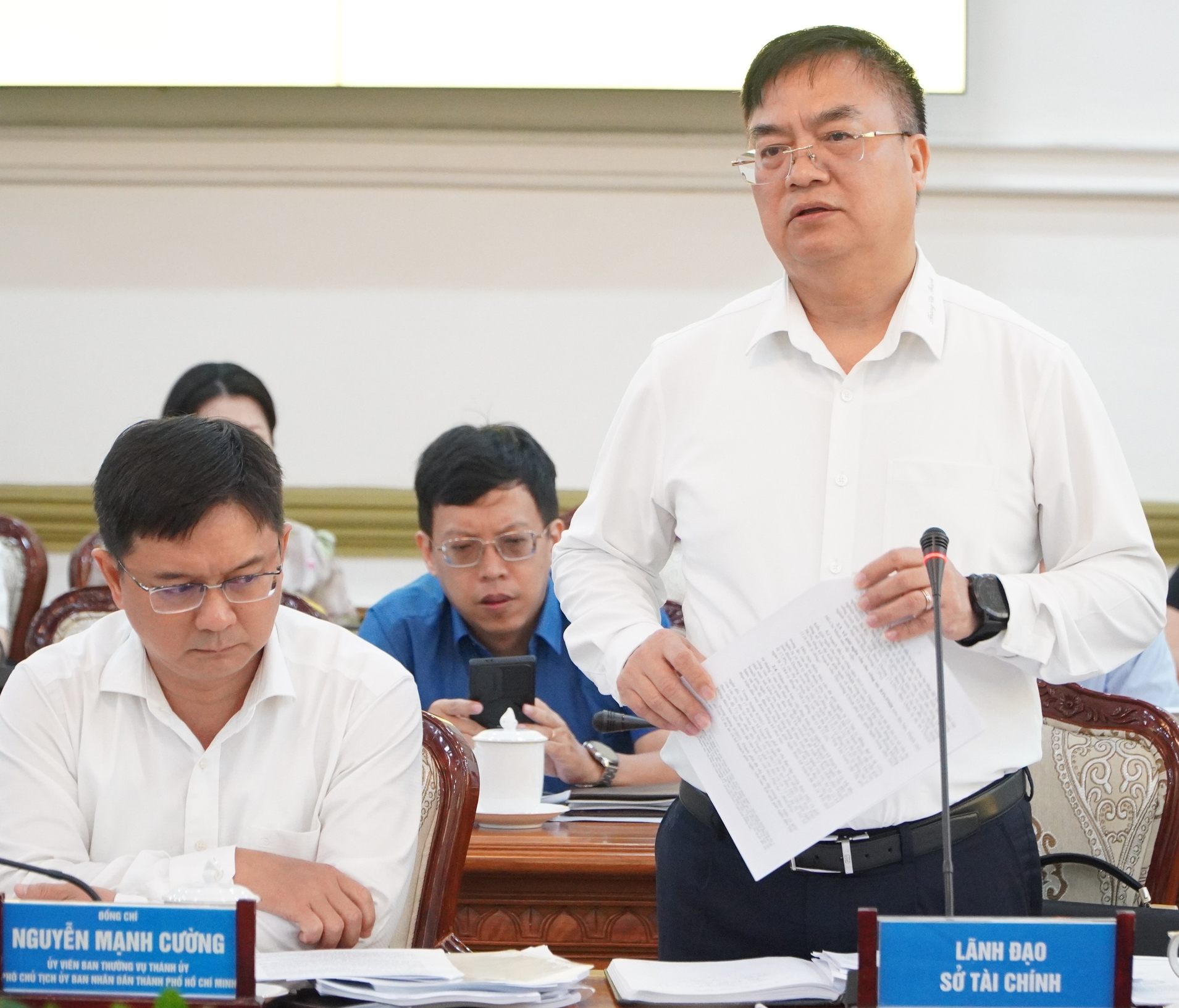 Giải ngân vốn đầu tư công của TP HCM: 3 Ban làm tốt, 7 Ban còn chậm- Ảnh 1.