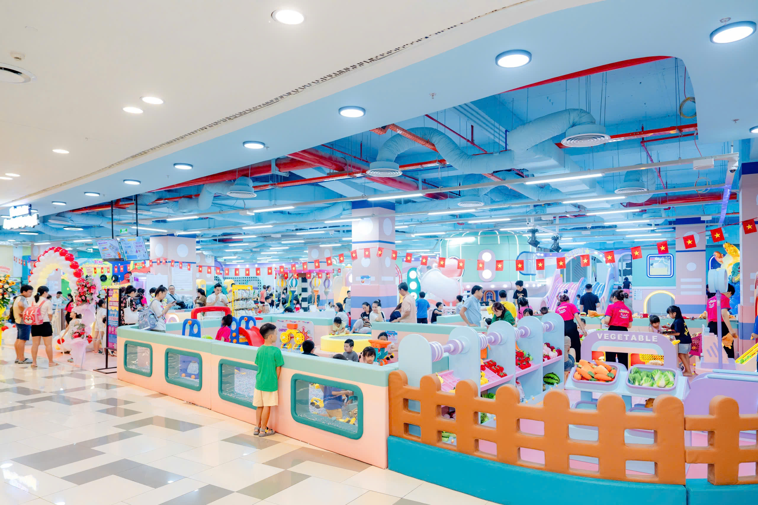 SC VivoCity kỷ niệm 10 năm gắn kết kh&aacute;ch h&agrave;ng- Ảnh 4.